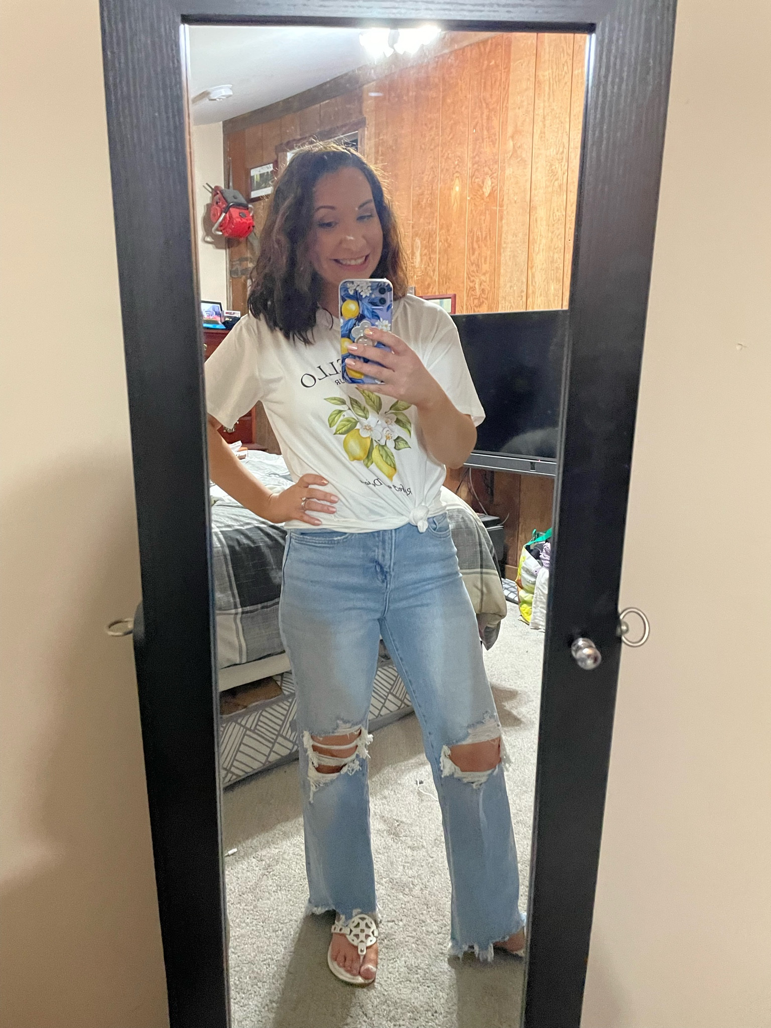 Second ootd for Saturday. Top is so soft size small

Jeans size 26 from tired teachers boutique linked similar 

#LTKFindsUnder50 #LTKStyleTip #LTKFallSale