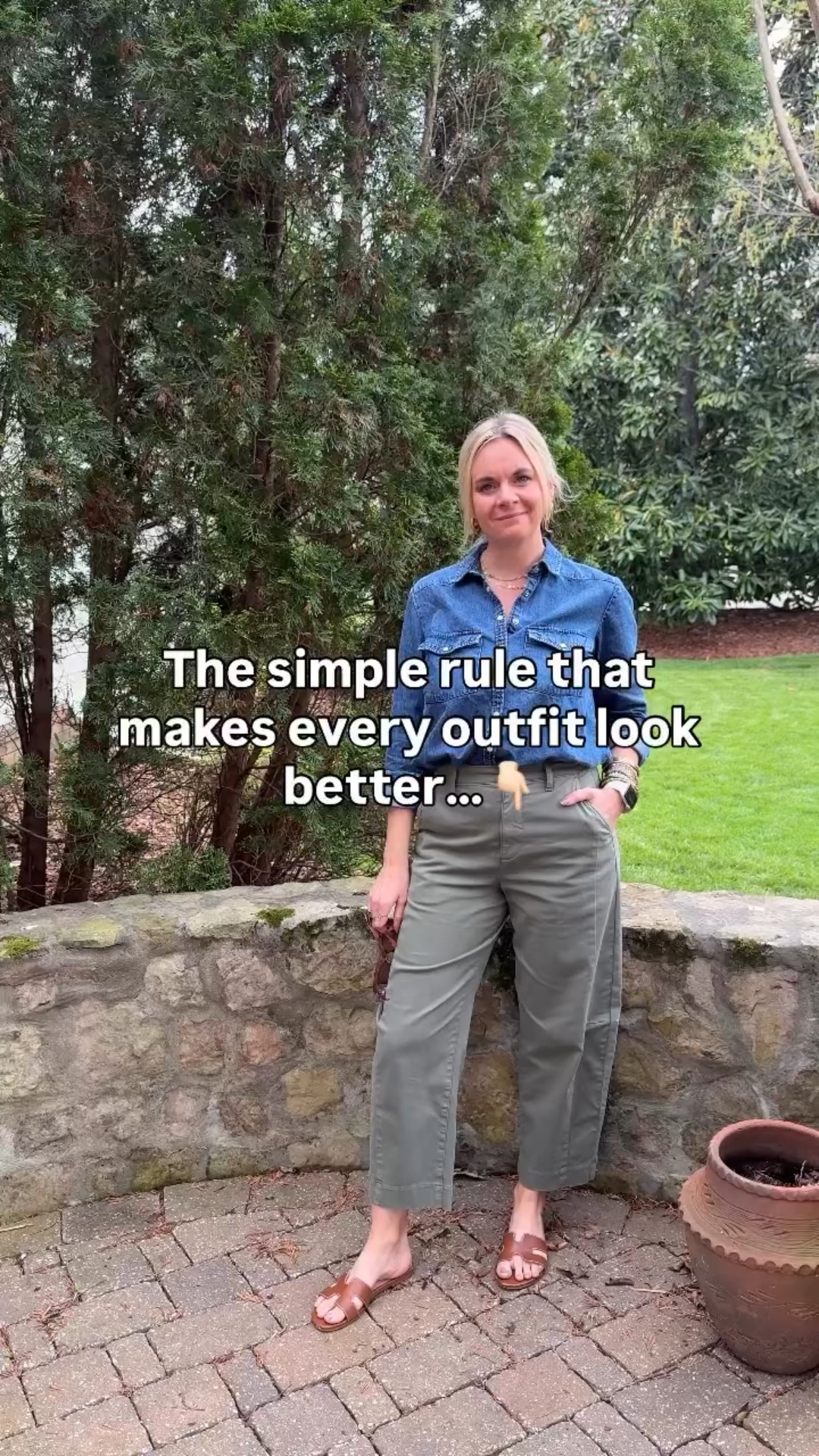 ✨ Ever put on an outfit and feel like something is off? The secret is The Rule of Thirds! 

Instead of splitting your outfit in half (which can make you look boxy or unbalanced), try dividing it into ⅓ + ⅔ proportions. This creates a more flattering, effortless look.

👖 Example: High-waisted jeans + a tucked-in sweater = ✔️ 

🚫 Low-rise jeans + a long untucked top = ❌ 

Try it out and see the difference! Would you wear this? 👇

#personalstylist #effortlessstyle #wardrobetips #stylemadeeasy #outfitideas