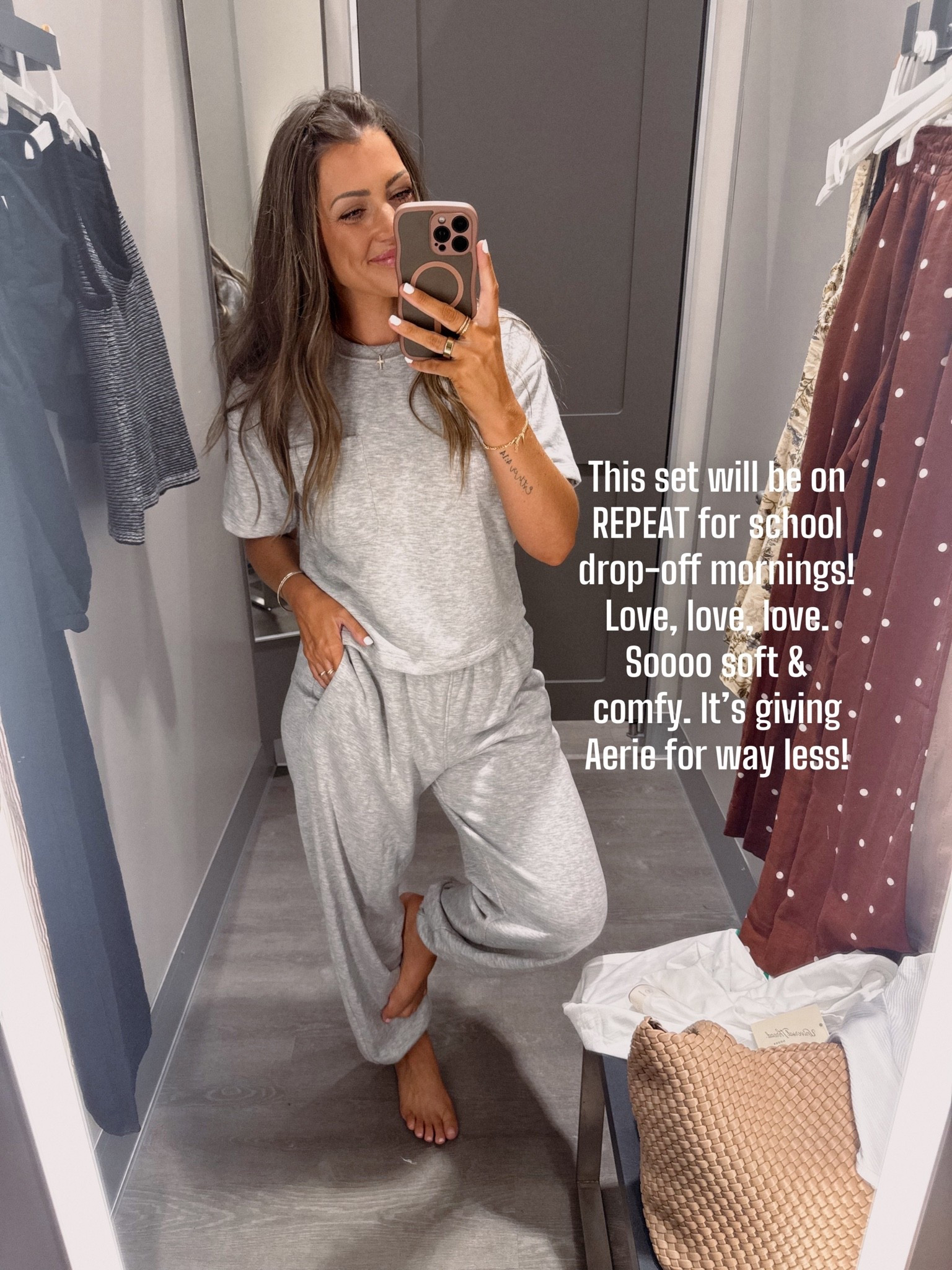 Size XS. Soooo soft!!!! 

Mom outfit
School drop off
Matching set
Back to school
Travel outfit
