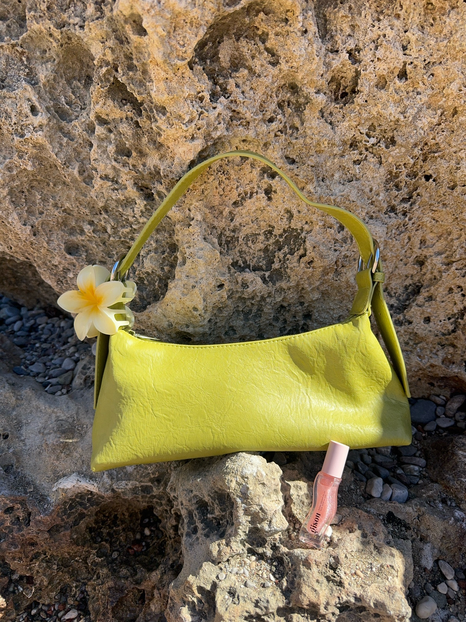 Lime bag 🍋‍🟩✨🐬🌼

#LTKtravel #LTKstyletip #LTKbag