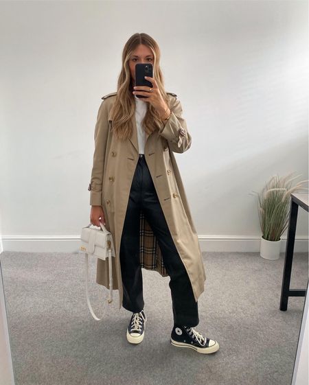 Ways to wear converse in autumn 🖤

Layer your white T-shirts and faux leather trousers with a classic trench coat. 



#LTKeurope #LTKstyletip #LTKSeasonal