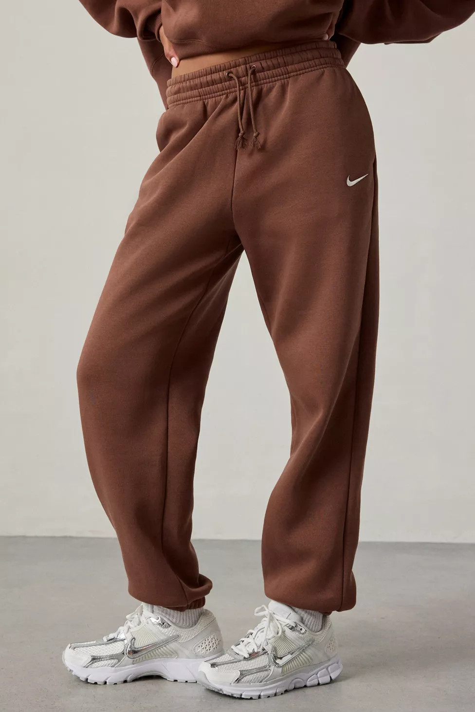 Nike Sportswear Phoenix Fleece High-Rise Oversized Sweatpants | Urban Outfitters (US and RoW)