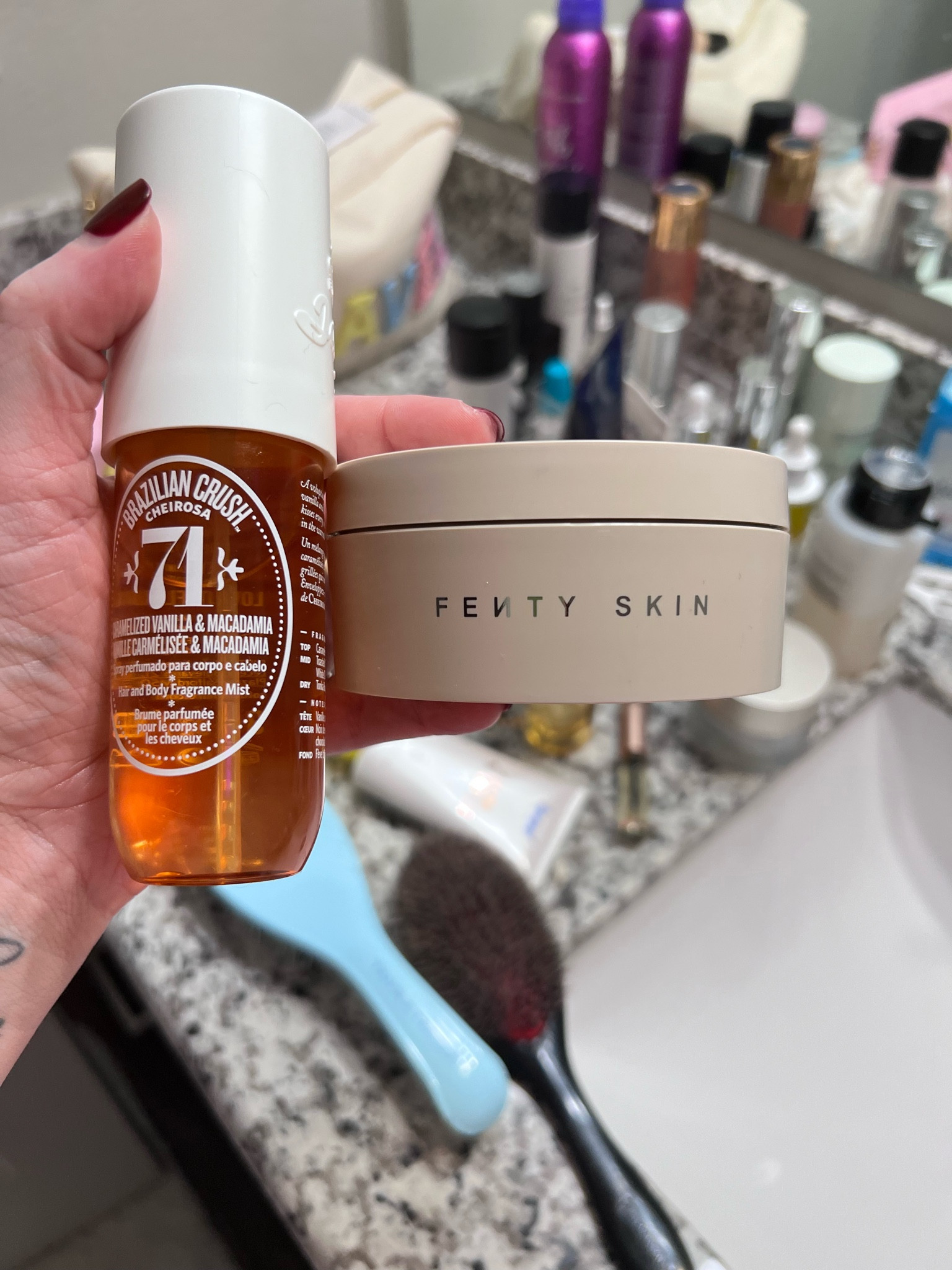 Smells like a lux Cinnabon 