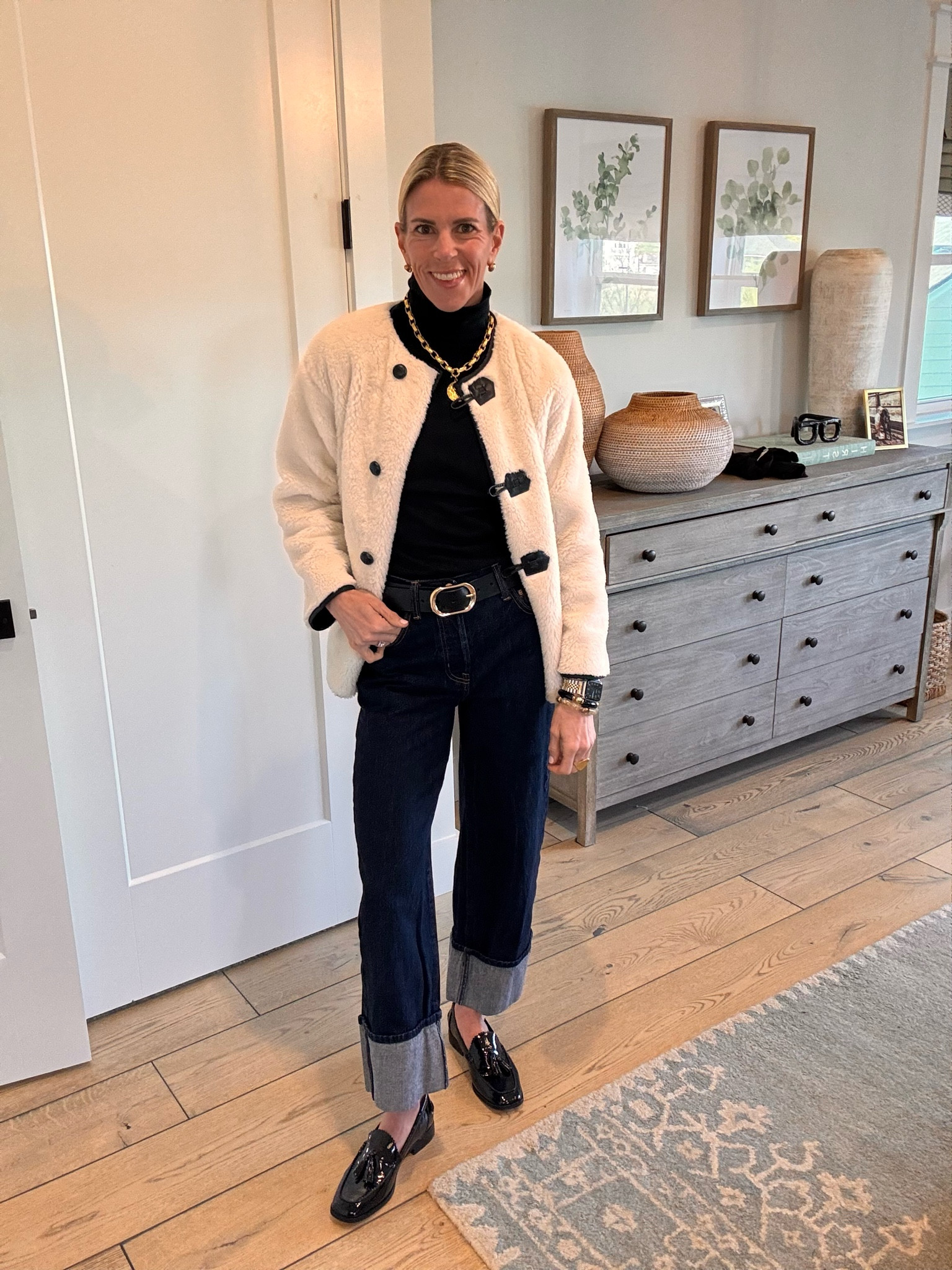 Such a classic style but elevated with pops of gold and a great coat. 🖤🌟 these are one of my absolute favorite pairs of jeans!   A closet staple IMO  

#LTKOver40 #LTKWatchNow #LTKStyleTip