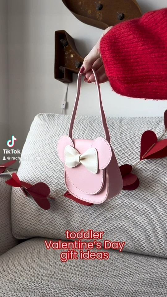 Valentine’s Day gift ideas for your toddler

Minnie Mouse, kids purse, board books, toddler games

#LTKGiftGuide #LTKbaby #LTKkids