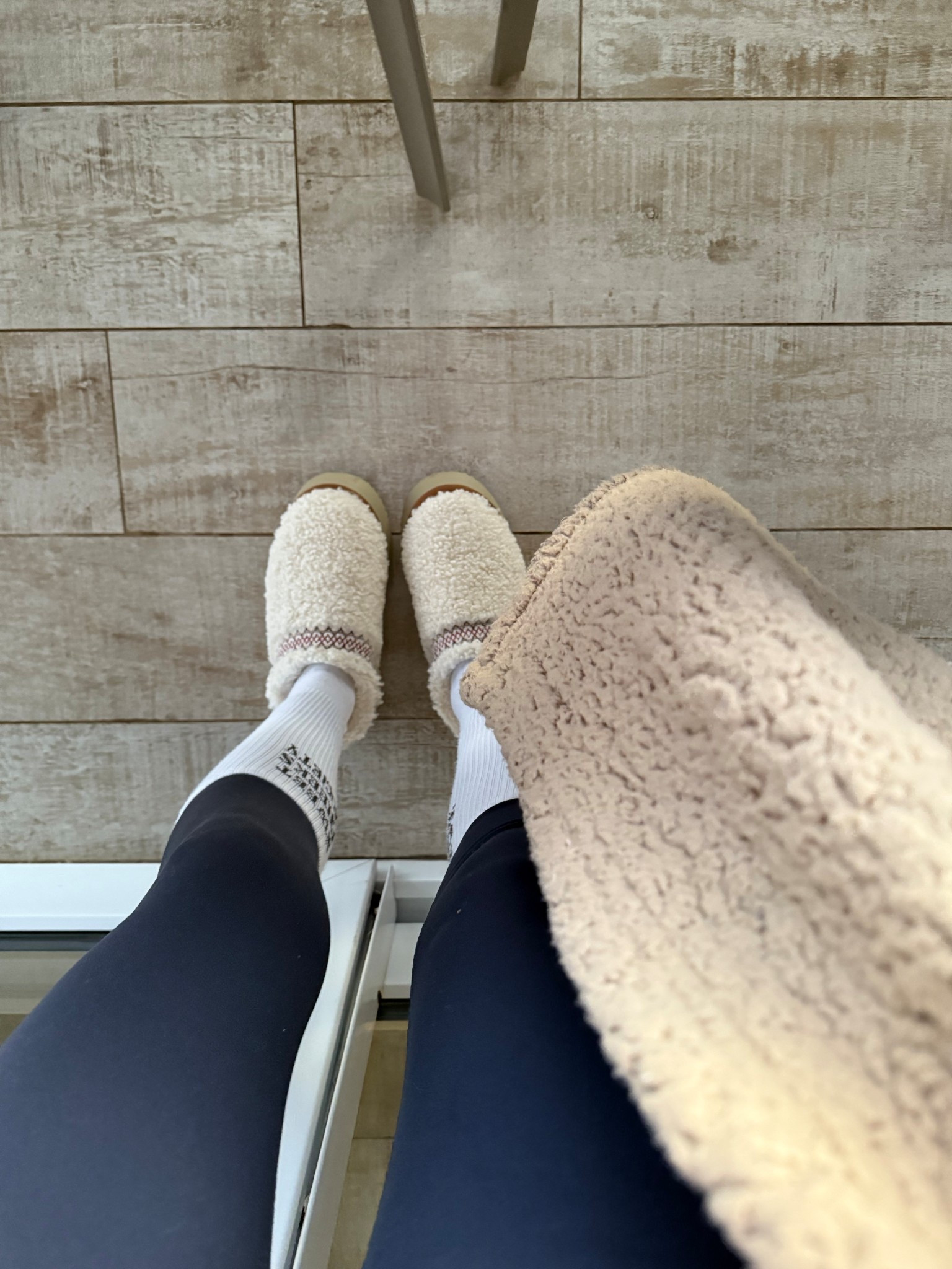 A MUST for this fall!! UNDER $50!
Super warm, but recommend to size up!
#booties #uggs #winter #travel 

#LTKFindsUnder50 #LTKShoeCrush #LTKSeasonal