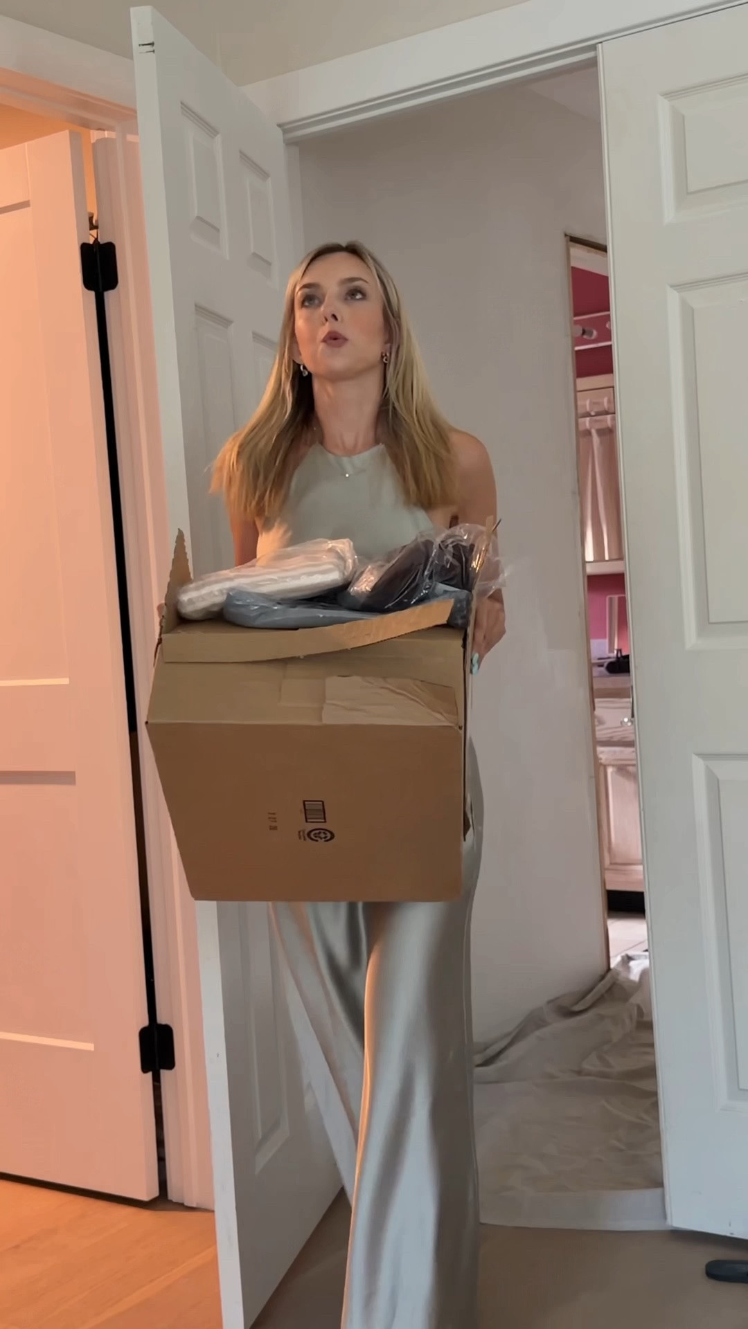 The last 24 hours have been a mix of appointments, outfits, packing, last-minute errands and me trying to remember the 847 things I still need to do 😂 I’m taking you with me for ALL of it this year so pls follow me 🩷 #LTKCon #dayinmylifevlog #comewithme #selfcare #dayinthelife

#LTKdayinmylife #LTKActive #LTKvlog