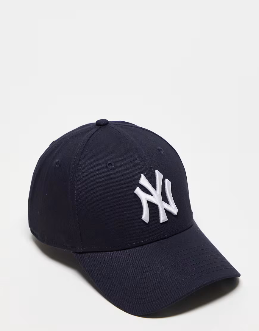 New Era MLB 9Forty NY Yankees adjustable cap in dark navy | ASOS (Global)