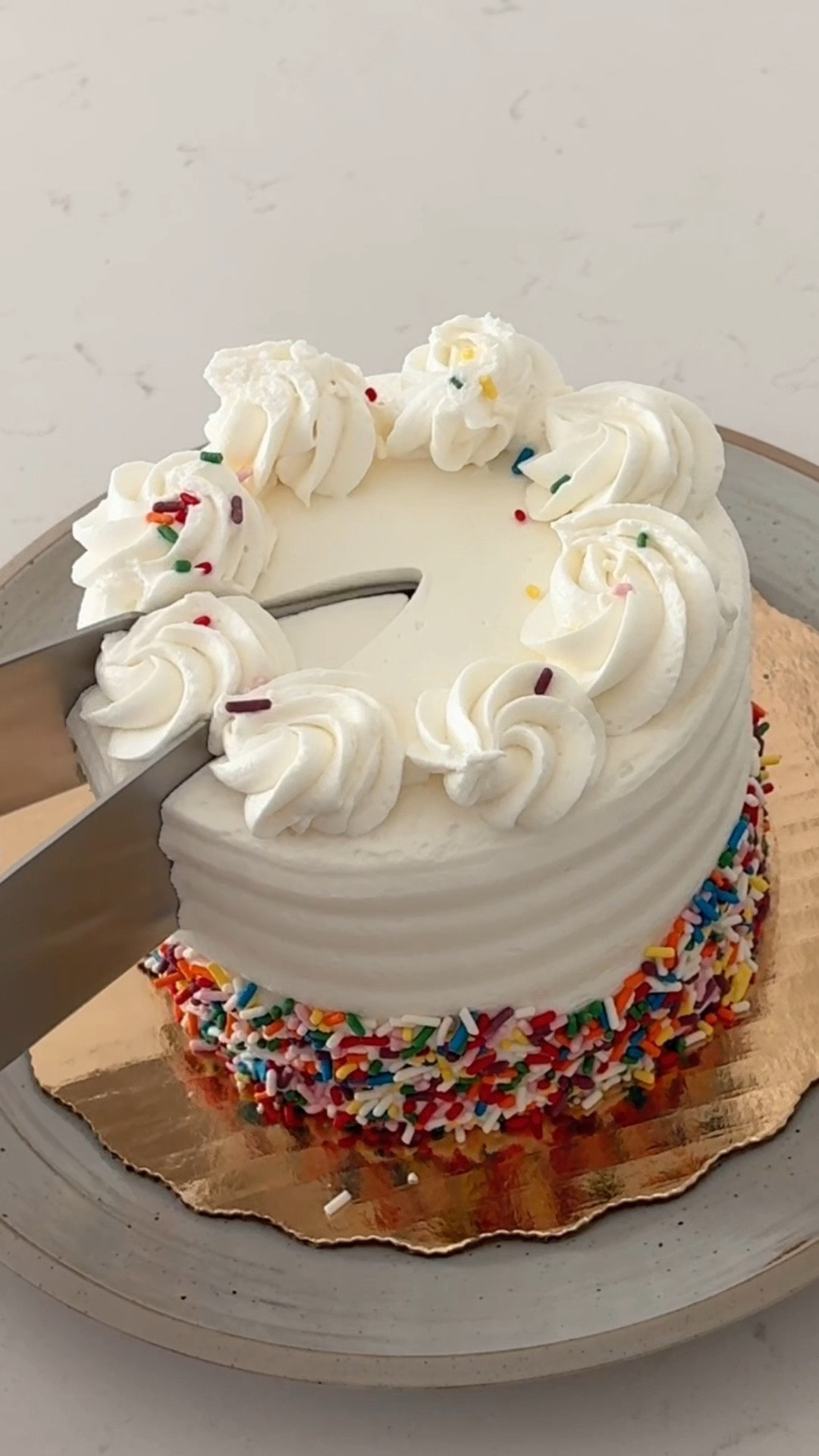 Get the perfect slice every time! 🍰✨

#LTKfoodie #LTKHome