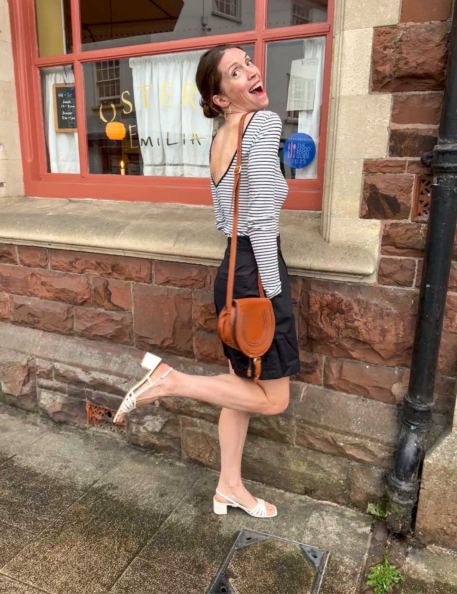 Date night outfit from my suitcase. Just when I was sick of everything I packed, I pulled together this navy blue & white look with a brown Chloe bag as the cherry on top plus a cherry red 💋. 