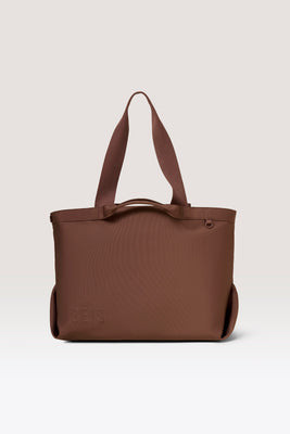 The Travel Tote in Maple | BEIS