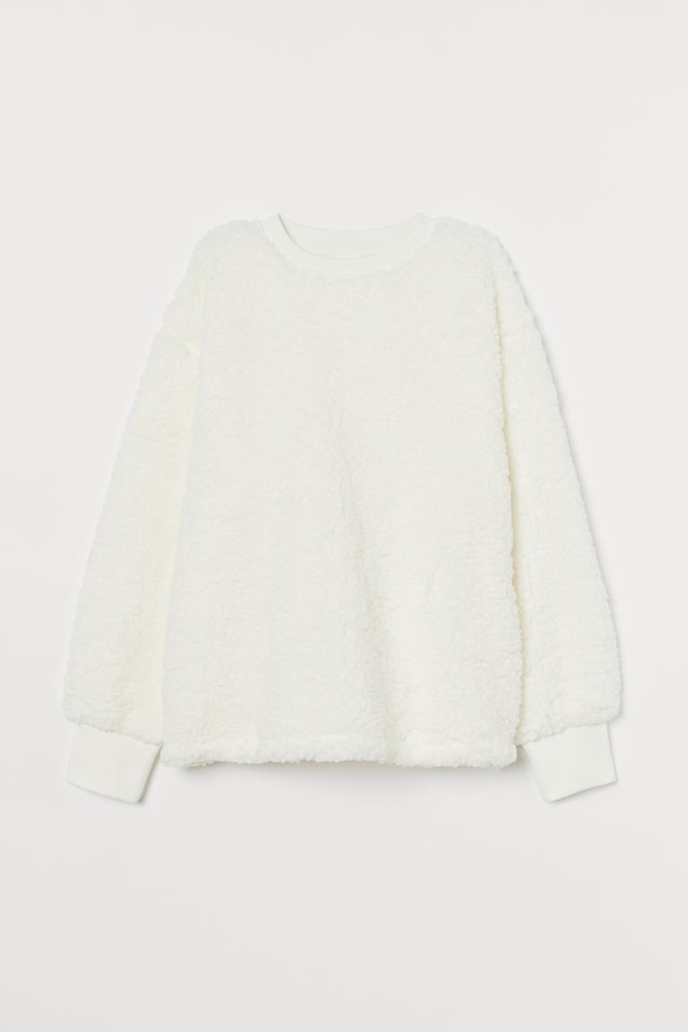 Oversized, straight-cut top in soft faux shearling with dropped shoulders, long, wide sleeves and... | H&M (UK, MY, IN, SG, PH, TW, HK)
