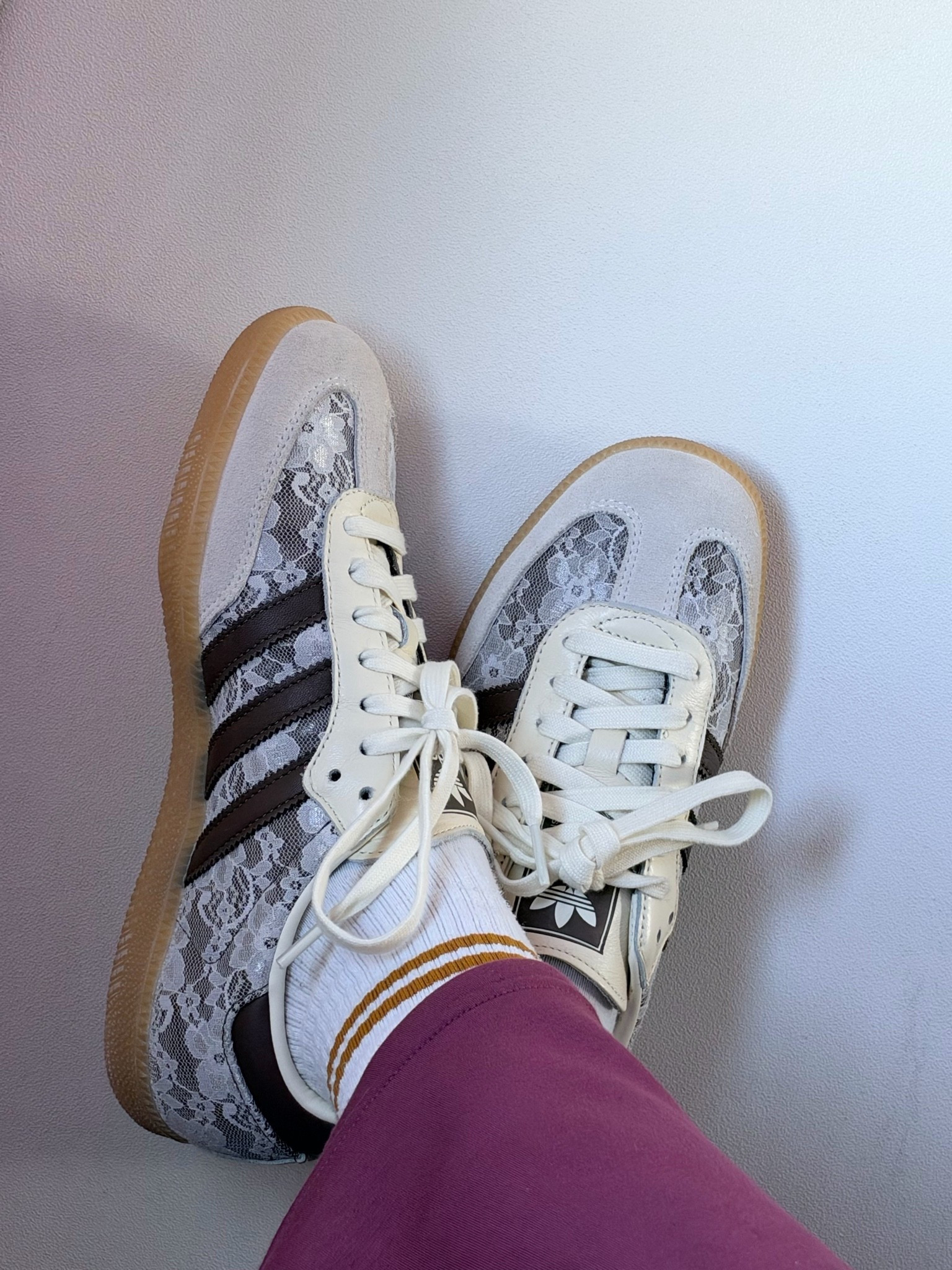 It fall sneaker!!!!￼ Perfect neutral sneaker for your fall outfit

#LTKgrwm #LTKdayinmylife #LTKootd