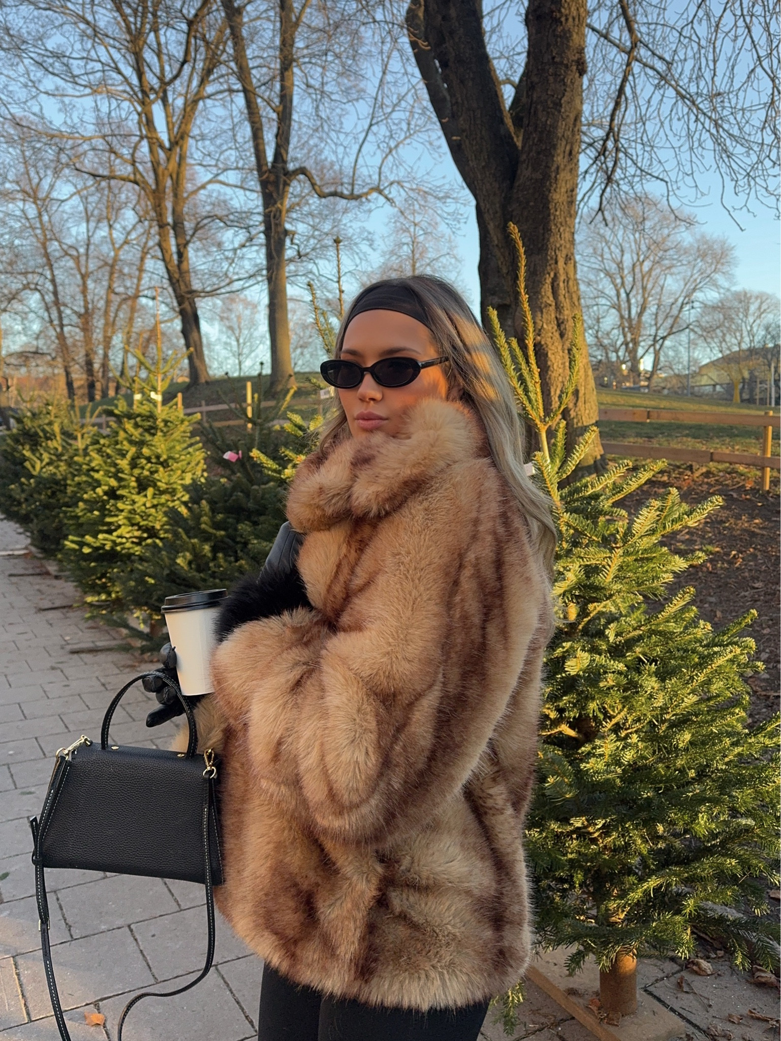 This faux fur is amazing quality✨

#LTKbeauty #LTKstyletip #LTKwinter