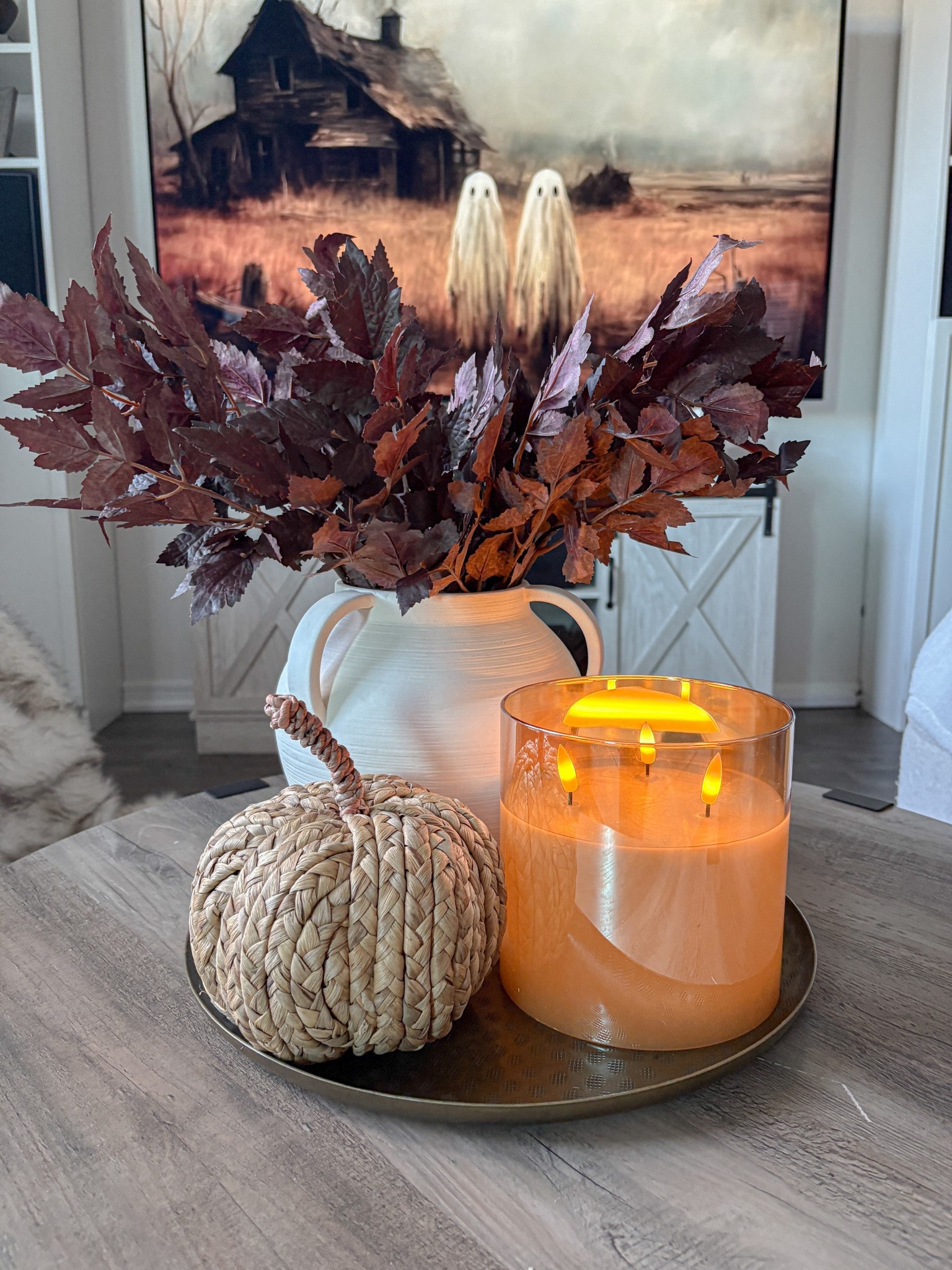 Fall coffee table styling 



#LTKHome #LTKSeasonal