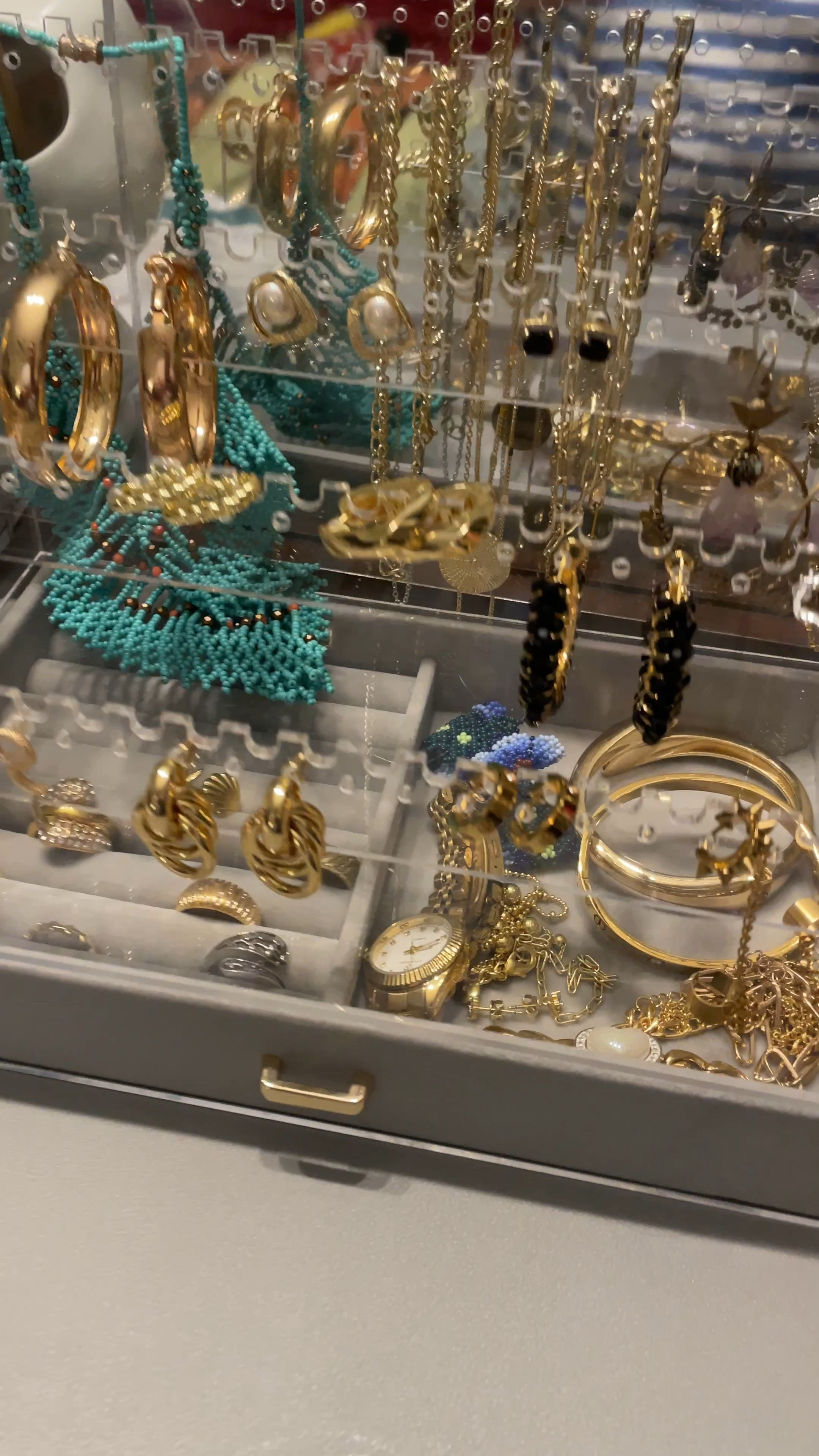 Lolalet Earring Organizer with Drawers, Clear Acrylic Earring Holder Organizer Earring Storage Rack Jewelry Organizer Stand Display for Stud Earring Bracelet Necklace Ring -4 Tiers + 1 Drawer, Clear

This comes completely assembled.

Large Capacity - It has 4 layers and 1 drawer. It can hold up to 36 pairs of earrings, and the extra drawer is a great addition. You can put a few items that you can't hang on the bars, such as pins or extra earring backs in it
Space Saver - The dimension is 9.84" × 5.9" × 7.48". It occupies only a small space but can hold a large number of earrings. The perfect size makes it suitable to be placed on your vanity, bedroom, cloakroom, or bathroom
Aesthetic Decor - Its transparent and exquisite appearance brings a touch of clean organization to your life and enhances your home decoration at the same time

Thoughtful Gift 

#LTKHome #LTKGiftGuide #LTKCyberWeek