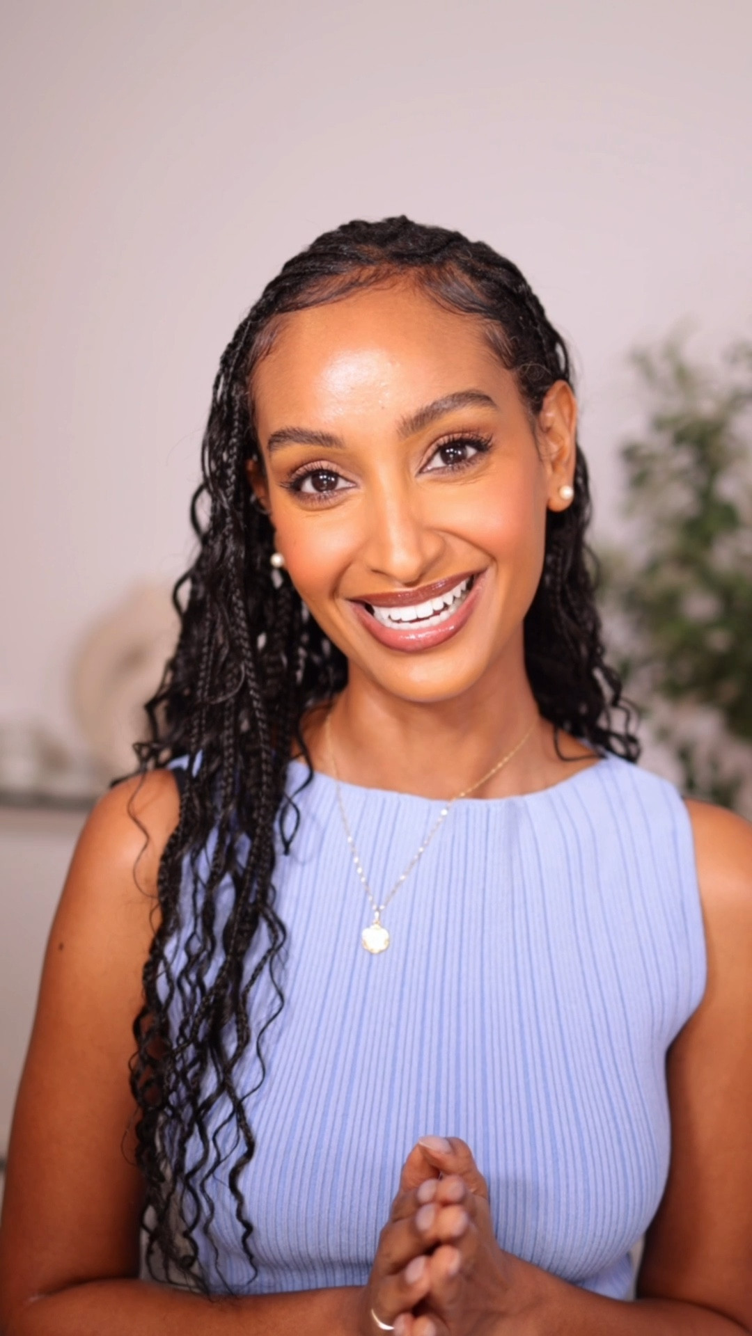 March Faves you need to know about 🌸✨ From my go-to spring scent to empties I’m already restocking and these have been on repeat. 

COMMENT ‘LINK’ for the links to all of these products 🫶🏾
💐 @pradabeauty’s Virtual Flower has me smelling like a soft floral dream. 🧖🏾‍♀️ @firstaidbeauty Facial Radiance Pads = gentle glow + a must-restock! 🌙 @moroccanoil Oil’s Night Body Serum is an empty and for good reason. 🩵And the @summerfridays Vanilla Lip Balm… always in my bag.
BTW — the @sephoracanada Sale is on right now 👀 So if you’ve been eyeing these, this is your sign. ✨
What’s been your fave lately?


#MarchFavourites #SephoraSaleCanada #SpringBeautyFaves #SephoraCanada #EmptiesILove #SpringScent #CleanBeautyRoutine #PerfumeLovers #SkincareFaves #BodyCareRoutine #GlowySkinMustHaves #SephoraSpringSale #BeautyReel #TikTokMadeMeBuyIt #VanillaLipBalm #BestOfBeauty #GlowUpSeason

Anyone else shopping the Sephora Sale? 🛍️

#LTKcanada #LTKbeauty #LTKspring