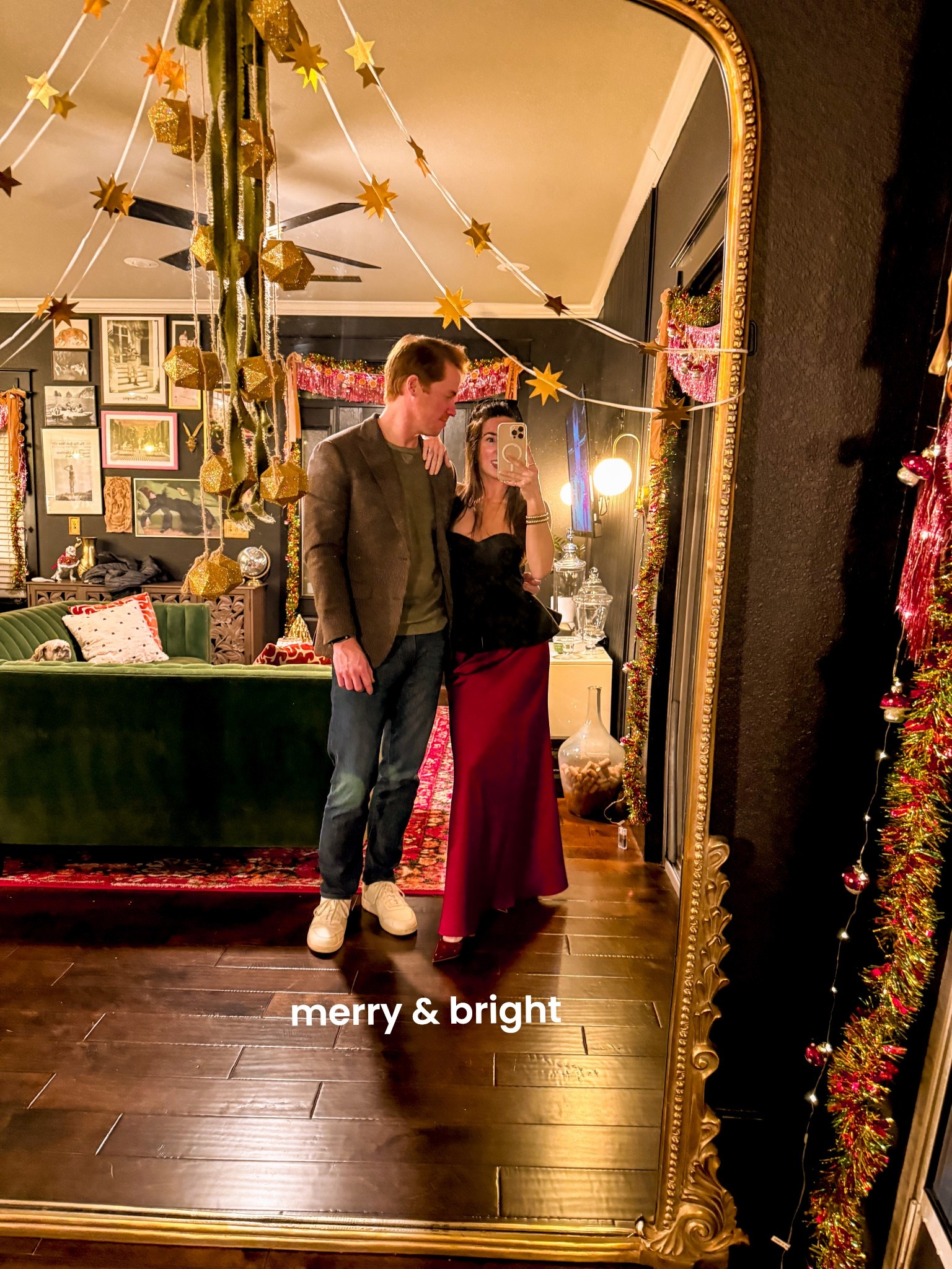 Feeling festive in this skirt that will be my go-to all season long. Note this is the CRANBERRY color, not the scarlet red! 10/10 💋

#LTKFindsUnder100 #LTKHoliday