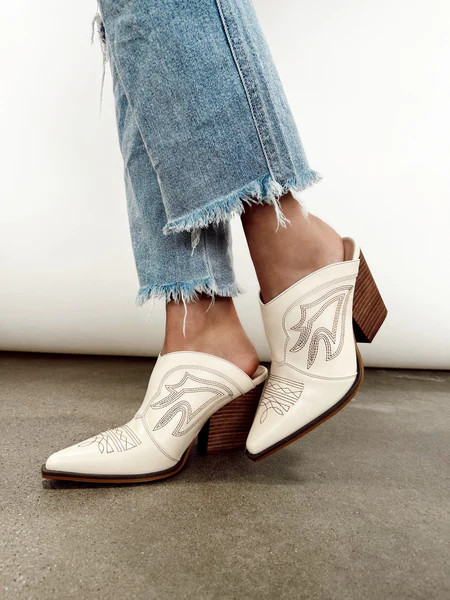 White Cassidy Mule | Lane 201 Boutique