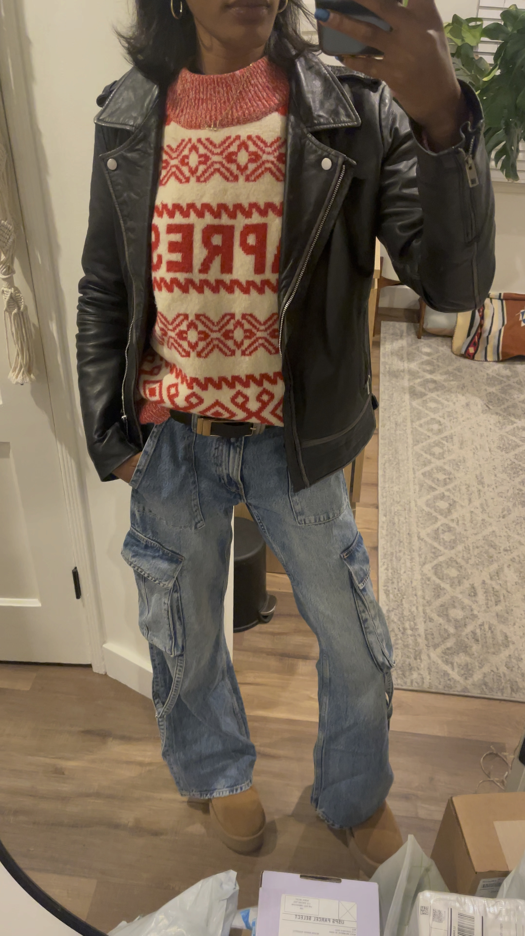 A Casual Holiday OOTD

✨Target A new day Apres sweater size small (from last year they have a new design this year)
✨Zara Cargo jeans size 2
✨Ugg Ultra Mini Platform in chestnut 
✨Barney's Originals Tall Beppe leather jacket with ribbed detail sz 8 from ASOS

#LTKHoliday #LTKStyleTip #LTKFindsUnder100