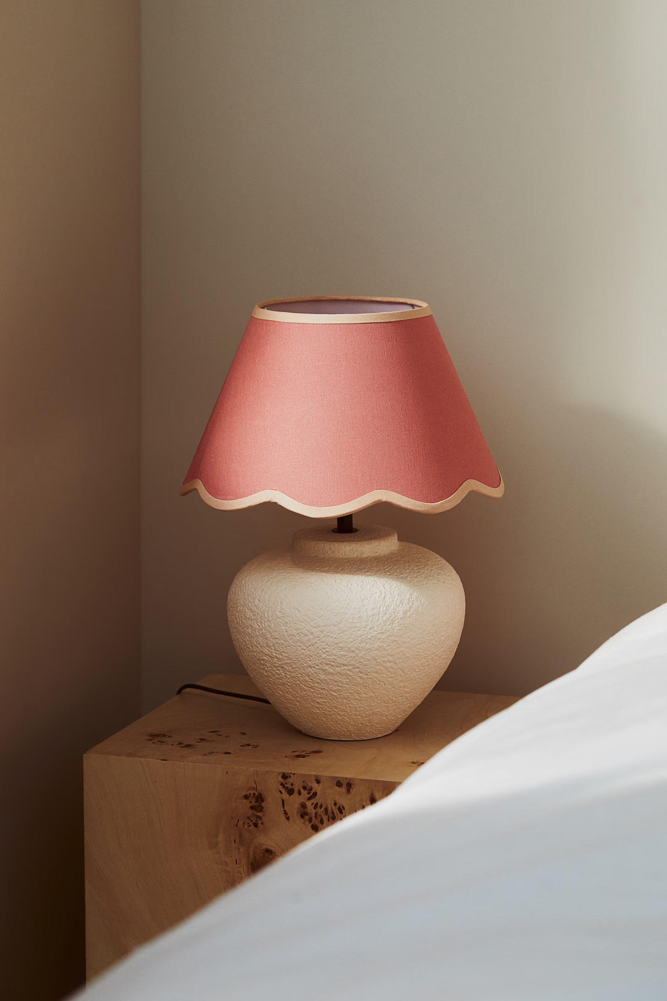 Scalloped-edge Lampshade | H&M (US + CA)