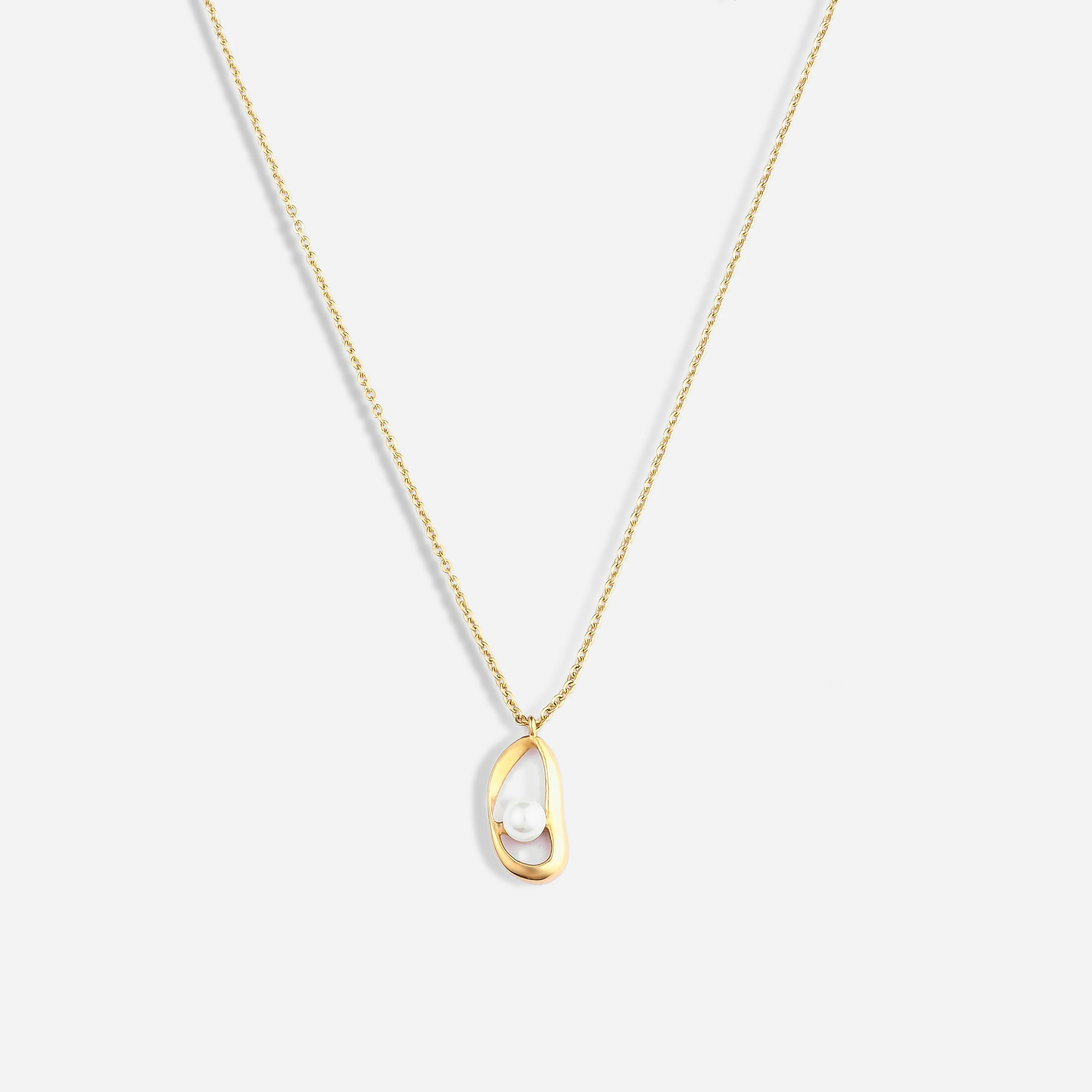 Ryane Pearl Pendant Necklace | Victoria Emerson