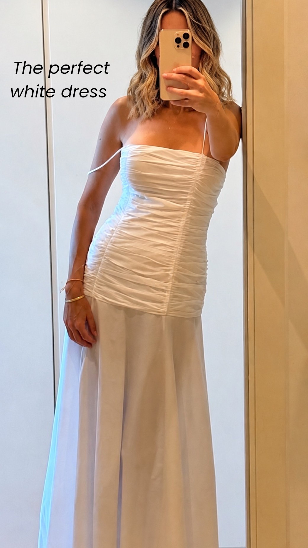 The perfect white dress 🤍 I’m obsessed with my new dress, can’t wait to wear it on my holiday 🤍

Fits true to size, this is size 8UK

#dissh #ad