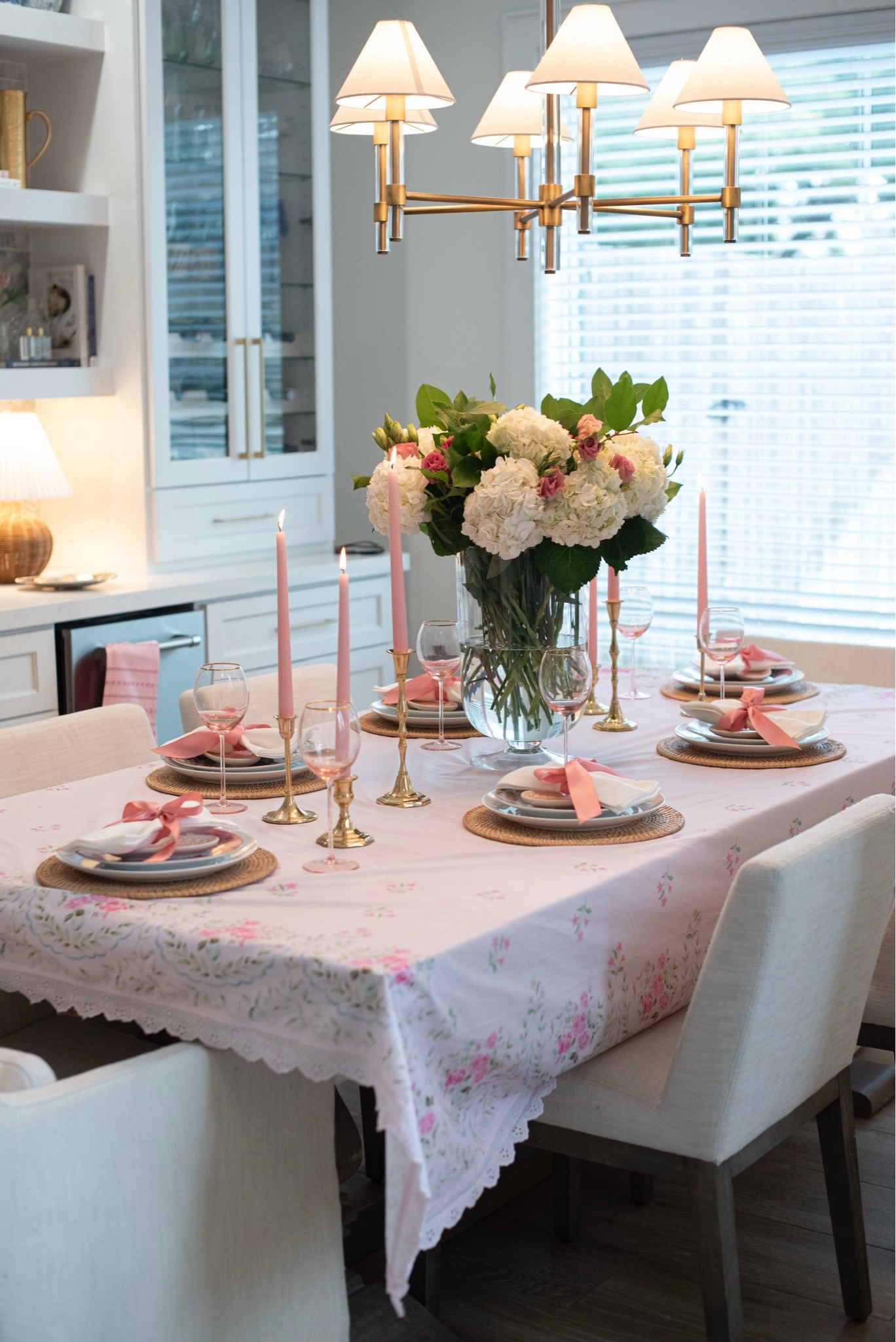 My Galentine’s dinner party tablescape🎀💕


Valentine’s
Pink
Bow
Girlie

#LTKMostLoved #LTKhome #LTKparties