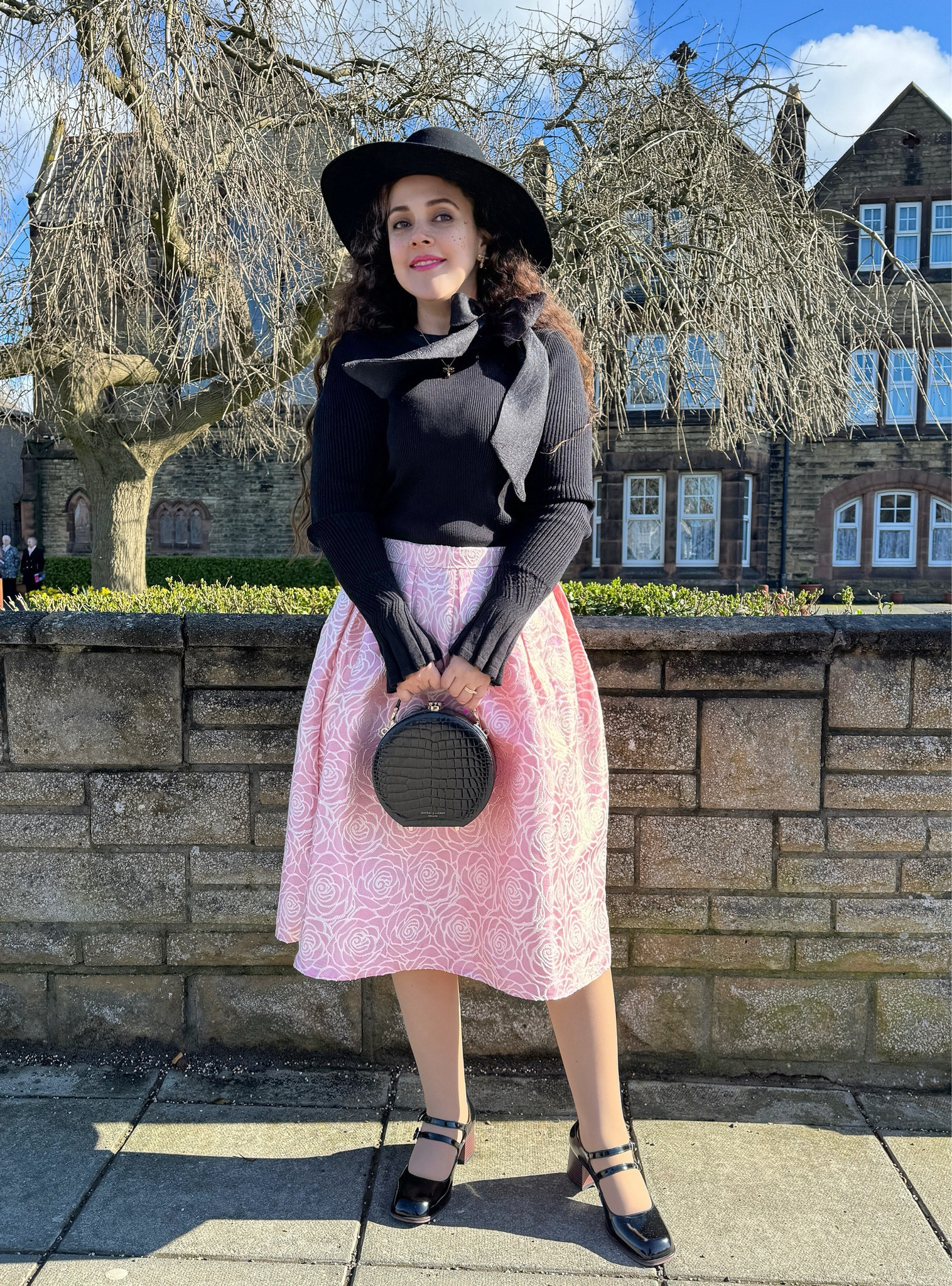 Pink and black never go out of style 💖🖤

#classygirl #femininestyle #girlyfashion #classyfashion #vintageinspired  #classicstyle  #elegantstyle #fashionblogger #explorepage #fashioninfluencer #pinterestgirl #ugccreator #nanoinfluencer #discoverunder10k #oldmoneystyle #gossipgirl #blairwaldorf #elegantstyle #parisianstyle #stylingtips #princessstyle #princesscore

#LTKSeasonal #LTKeurope #LTKstyletip