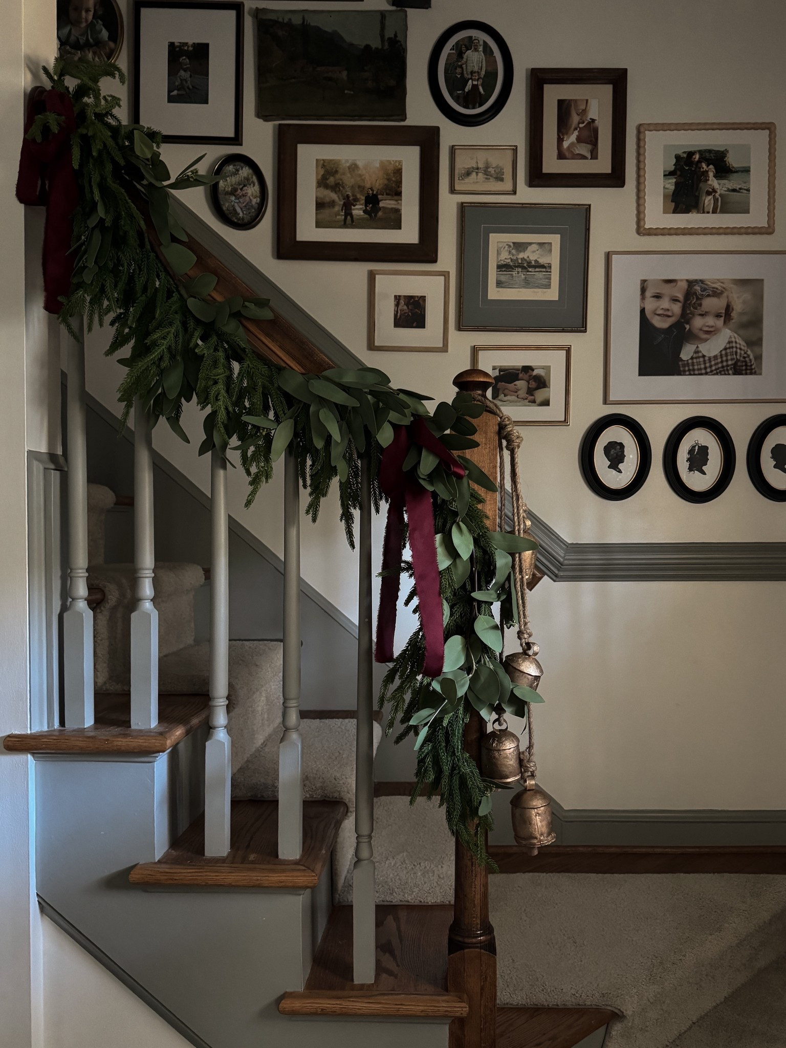 Simple traditional stair garland

#LTKHome #LTKHoliday #LTKSeasonal