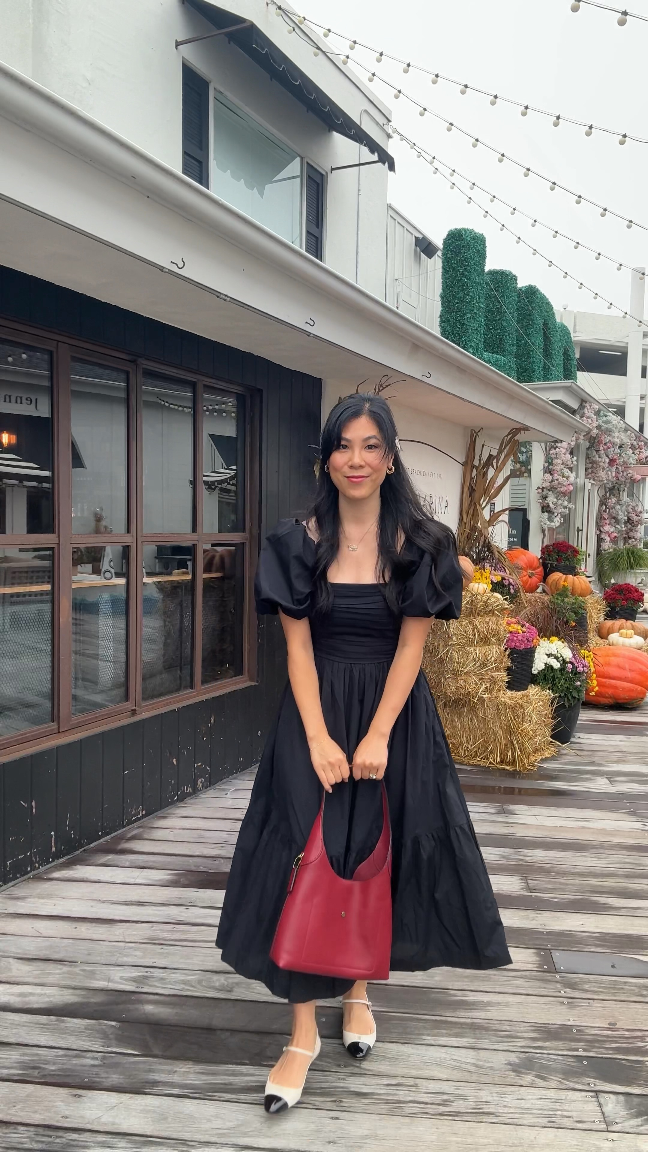 Black and white with a pop of red. Favorite new bag! ❤️❤️

#LTKOver40 #LTKWorkwear #LTKSeasonal