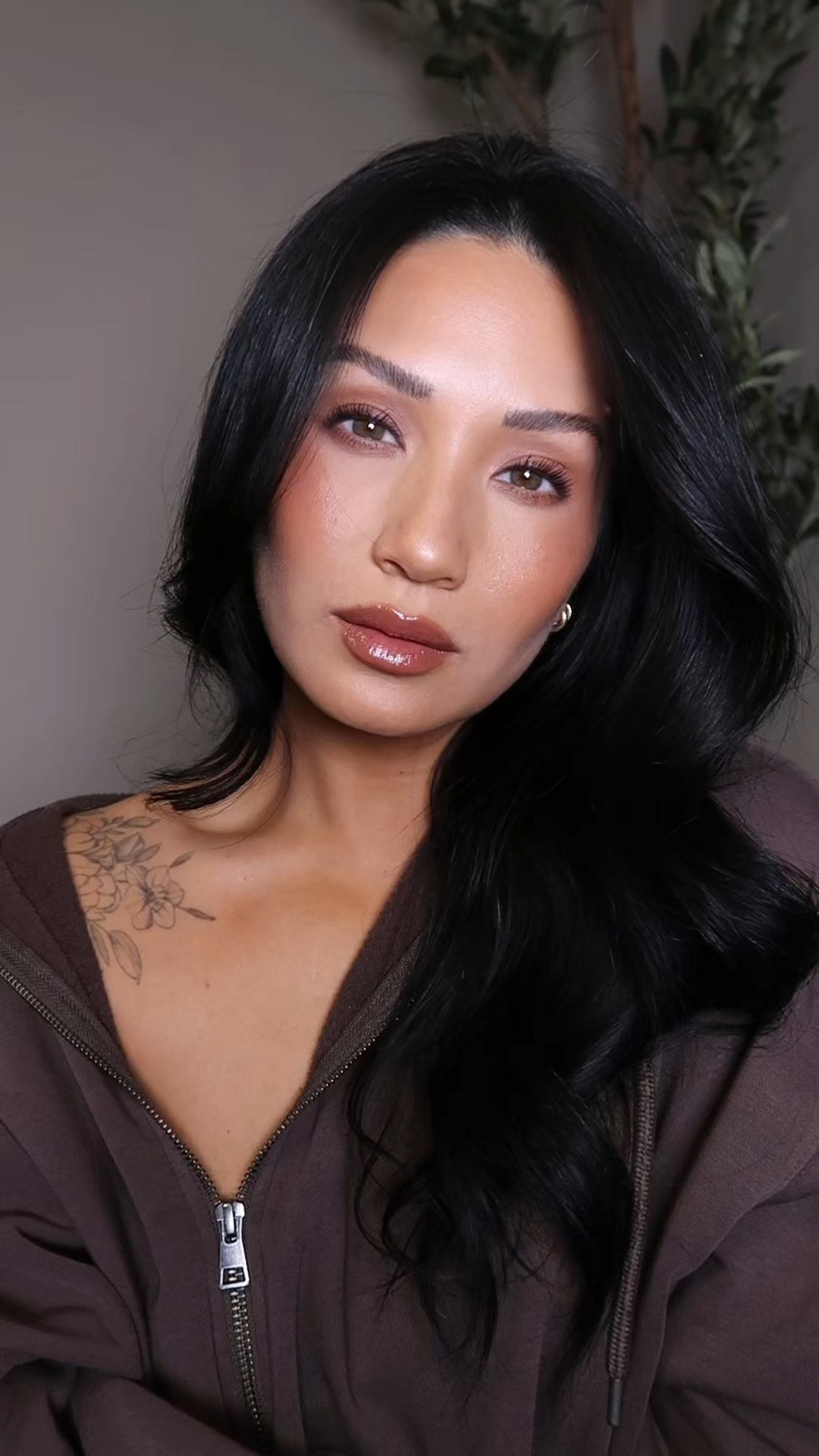 Subtle smoke 🚬 Save for your next makeup inspo 


#datenight #hazeleyes #makeup 

#LTKBeauty