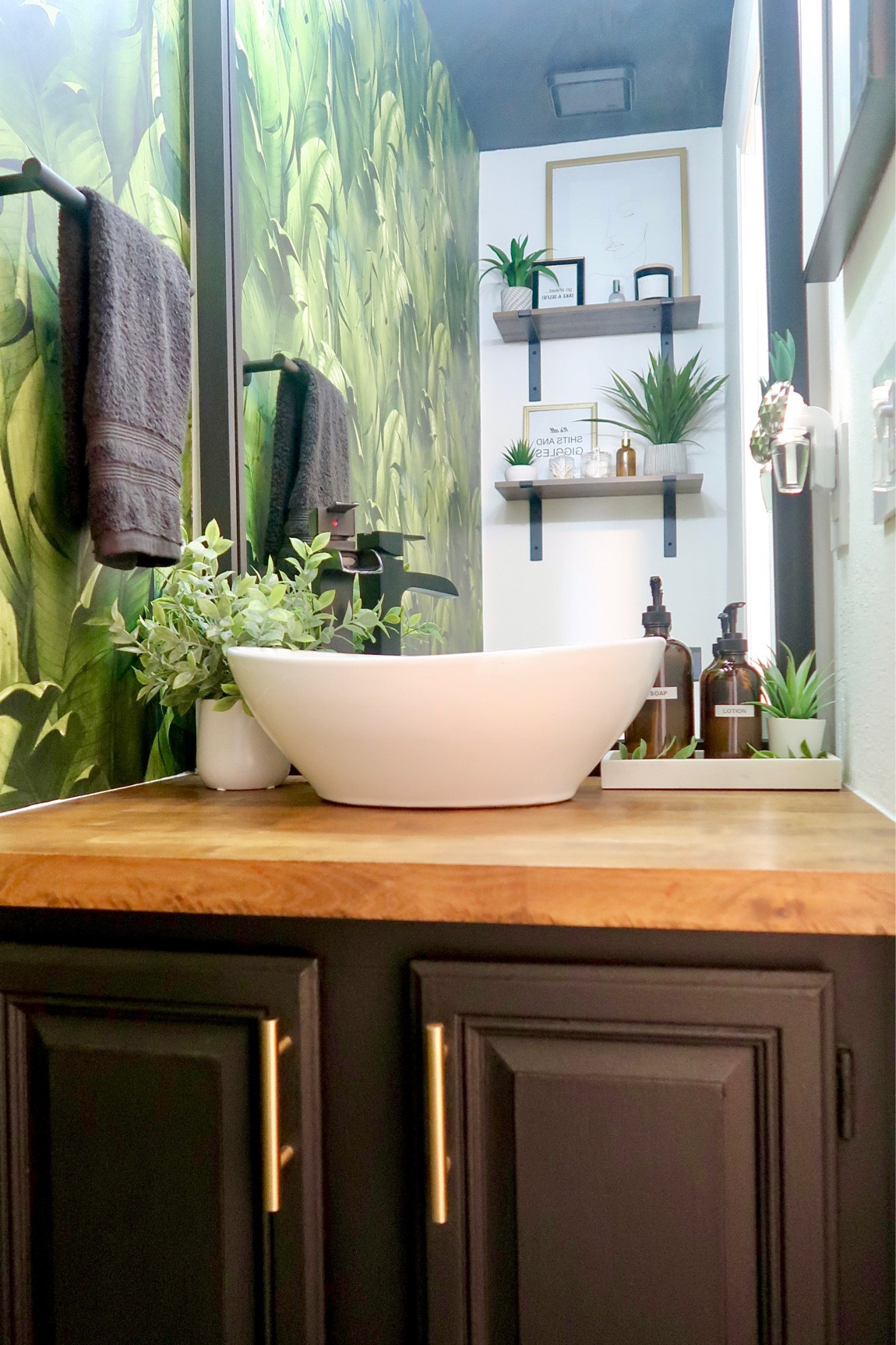 Powder Room #LTK #Shopnow

#LTKstyletip #LTKunder50 #LTKhome