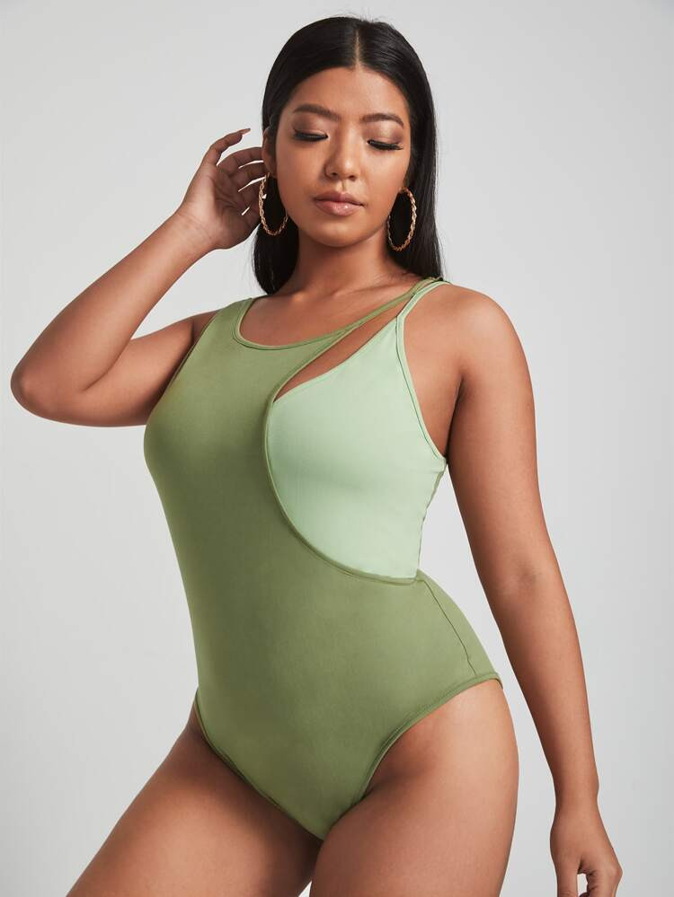Plus Contrast Panel Asymmetrical Neck Bodysuit | SHEIN