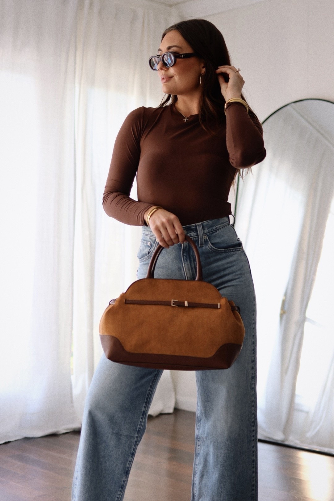 Fall fashion favs 

Levi’s cinched denim - size 24
Suede purse - under $50!!

#LTKSeasonal #LTKFindsUnder50 #LTKStyleTip