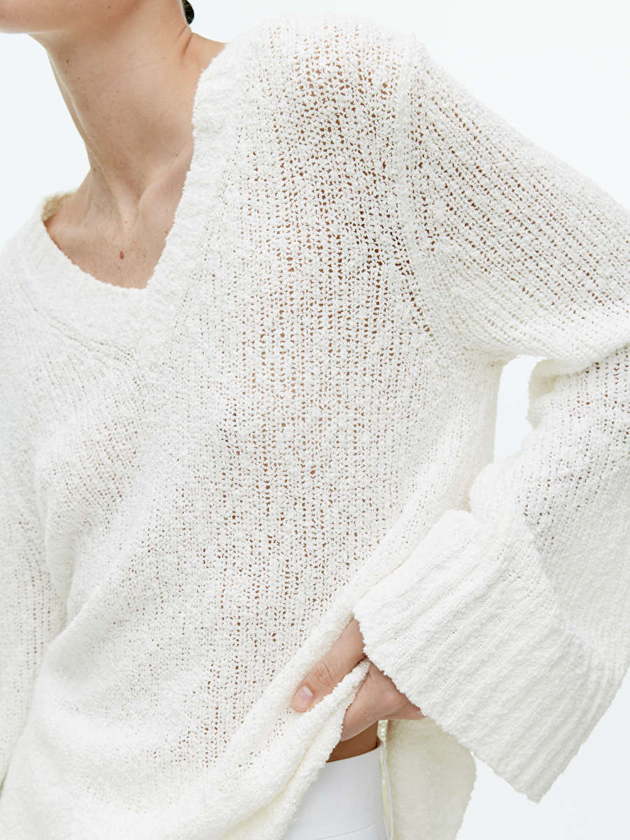 V-Neck Bouclé Jumper | ARKET (US&UK)