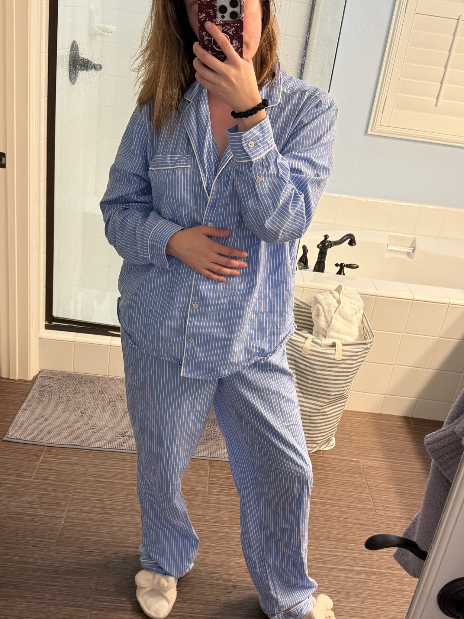 Love these cotton pajamas from Gap! I’m wearing medium tall in the pants (I’m 5’7”) & a medium top!