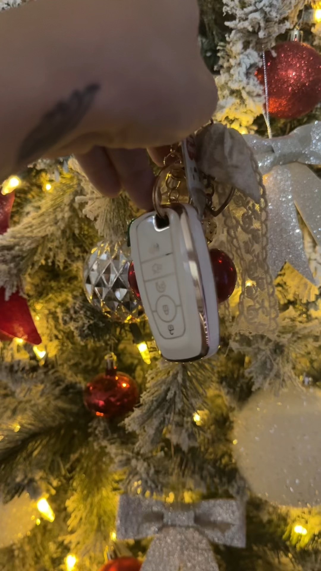 Added cherries to my keys for the perfect little pop of red for the holidays! 


#keychain #keys #cherrykeychain 

#LTKGiftGuide #LTKFindsUnder50