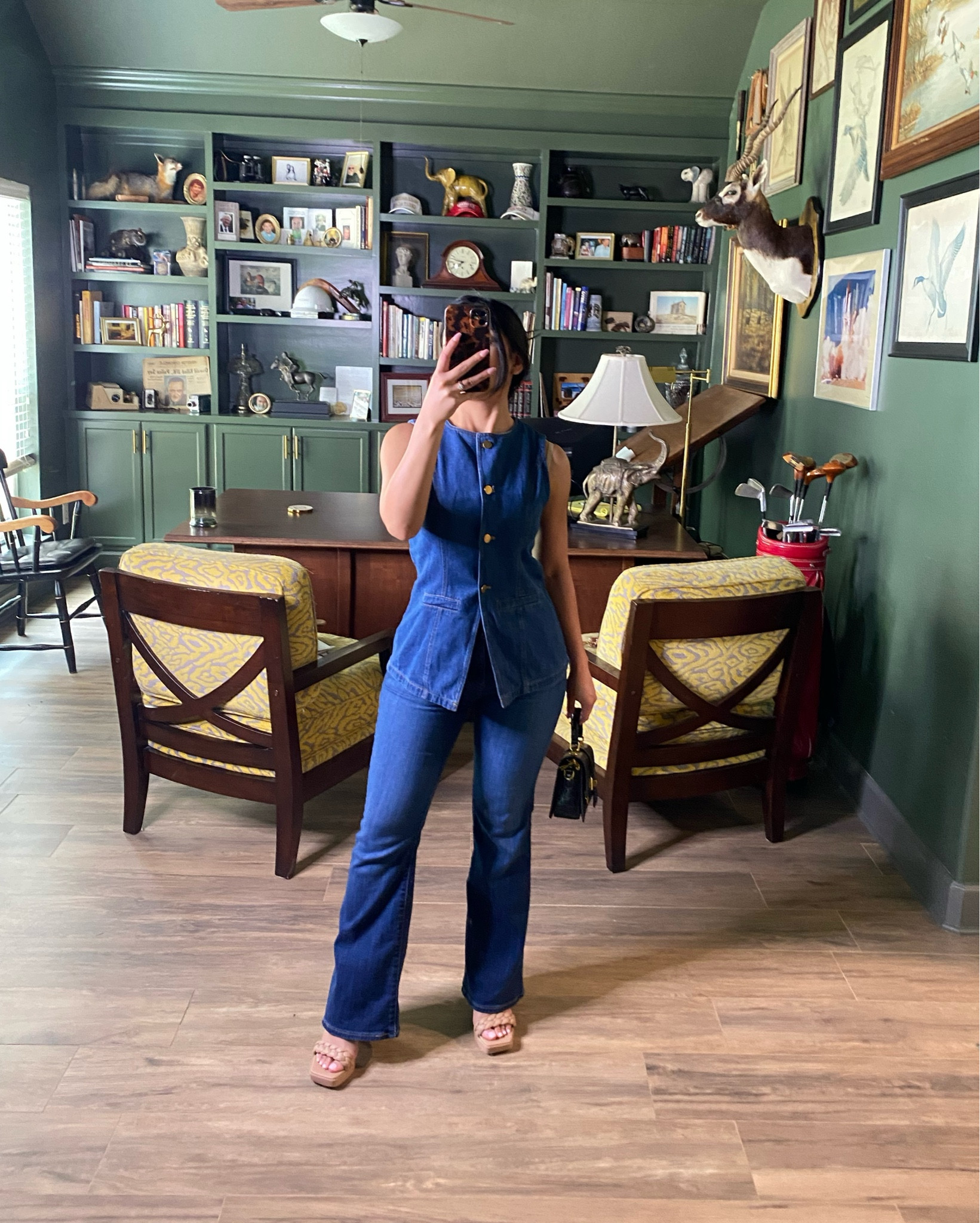 Classic Denim Vest Set | Summer to Fall Staple

I styled it with Levi flared jeans and neutral heels and my go-to black bag for an elevated take on casual.
 
Top: Small Jeans: 26 Short

💬 Also styled this vest with shorts for a summer-friendly version — scroll my shop to see the full look.

#amazonfinds #capsulewardrobe #classicstyle #denimset #oldmoneystyle #timelessfashion #summerstyle #theunbehagenedit #amazonfashion #countryconcertoutfit


#LTKStyleTip #LTKPetite #LTKFindsUnder100