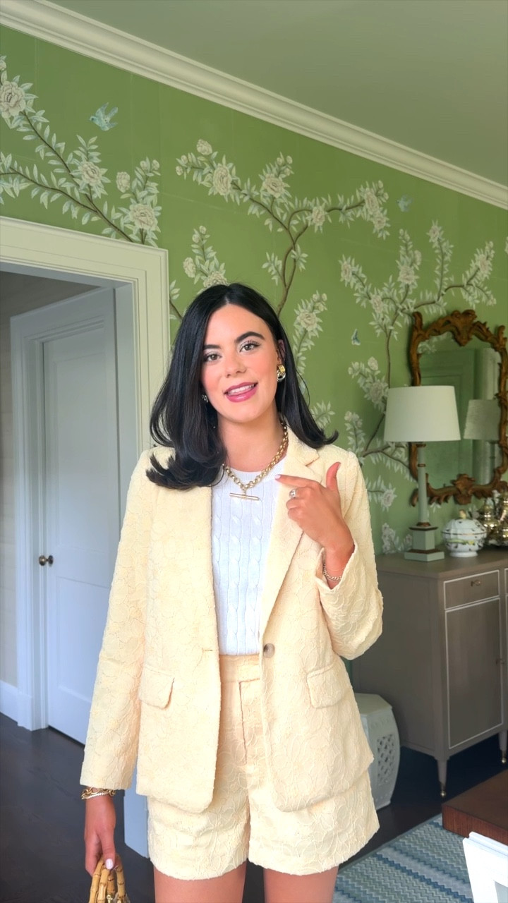 Butter yellow for spring!💛 I love this set from Avara for spring and summer! You can wear them together or separately!