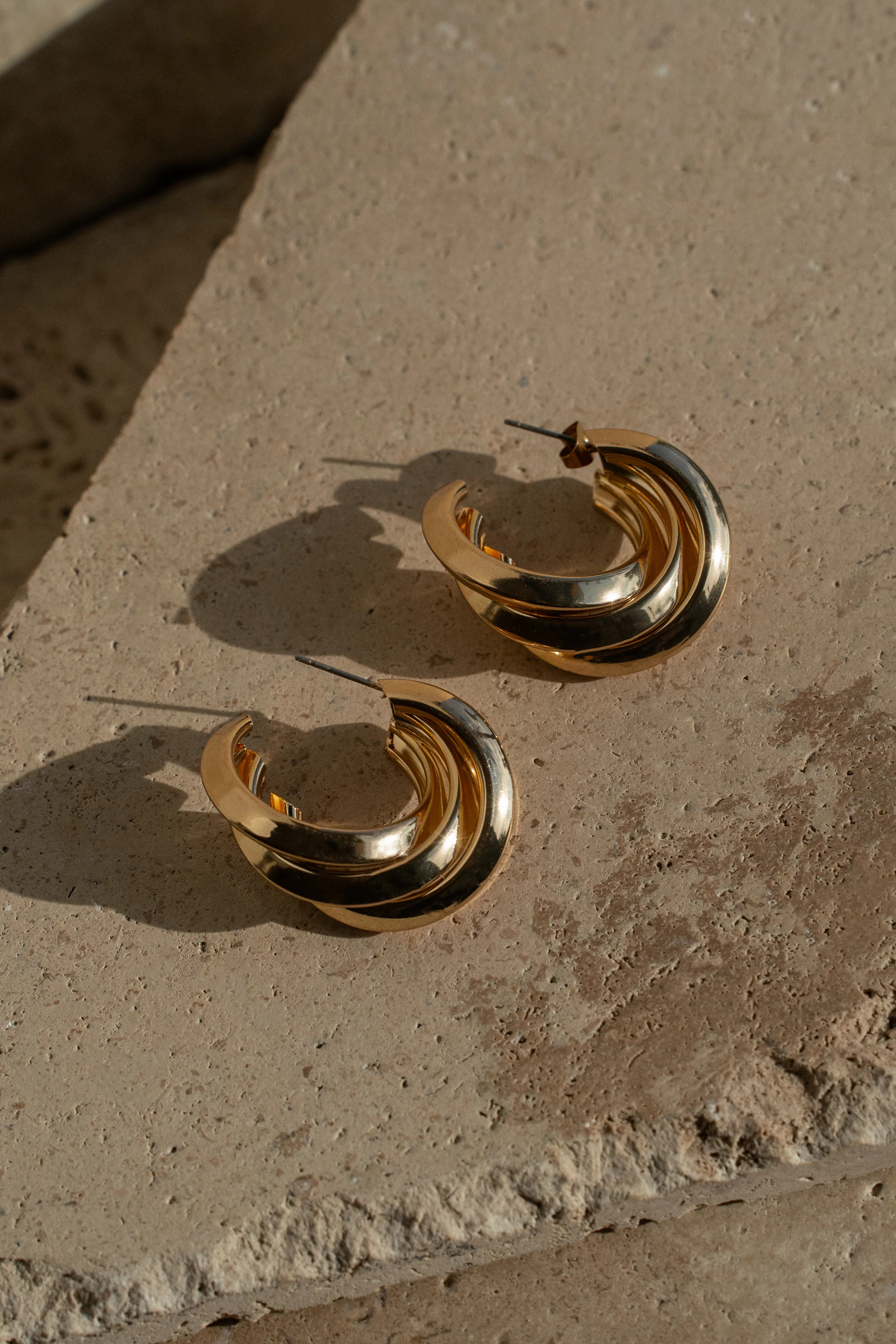 Gold Swirl Open Hoop Earring | JLUXLABEL
