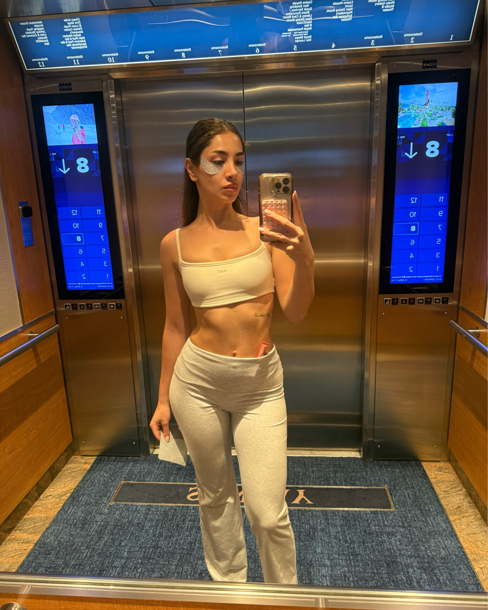 Morning outfit for a quick workout 🤍
Wearing 437 bra in size Smalll