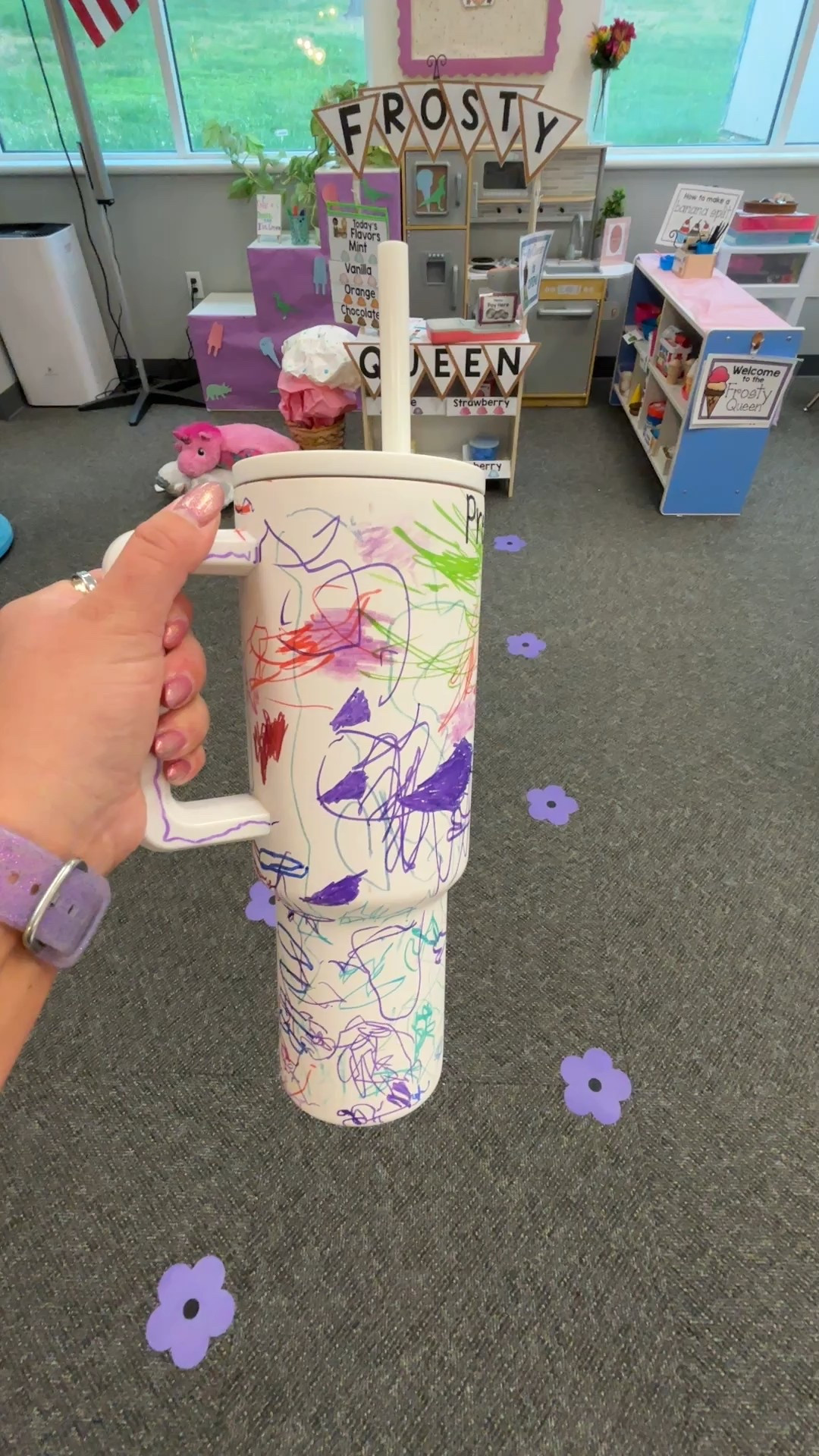Make the cutest teacher keepsake this school year! 🖍️ All you need are these 3 items🌈 Have your kids color on the water bottle. Flip it over so the clear sealant doesn’t get inside the cup. Hand wash so the marker last longer 💜