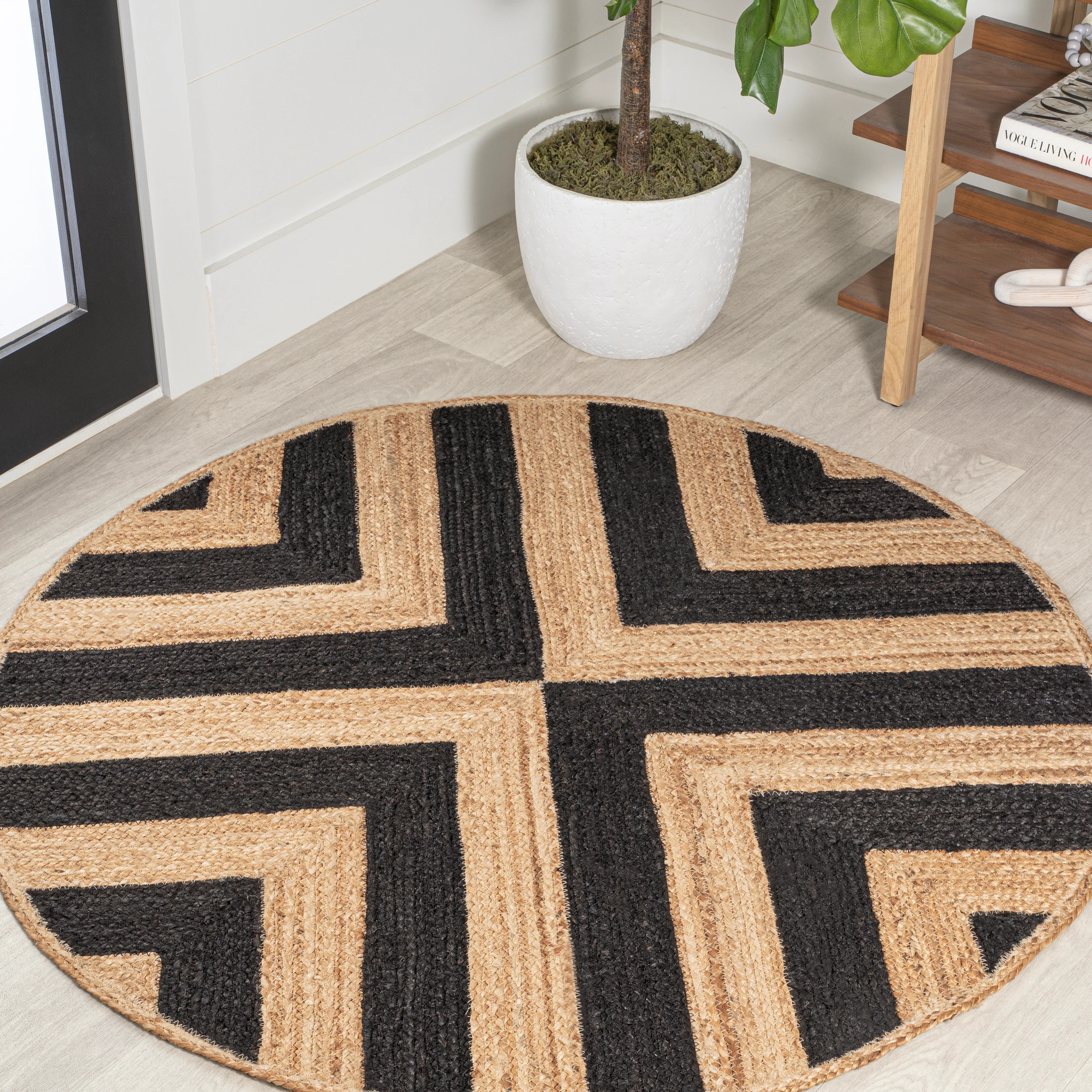 Piper Two-Tone Chevron Round Jute Black/Natural Round Area Rug | Shop Simon
