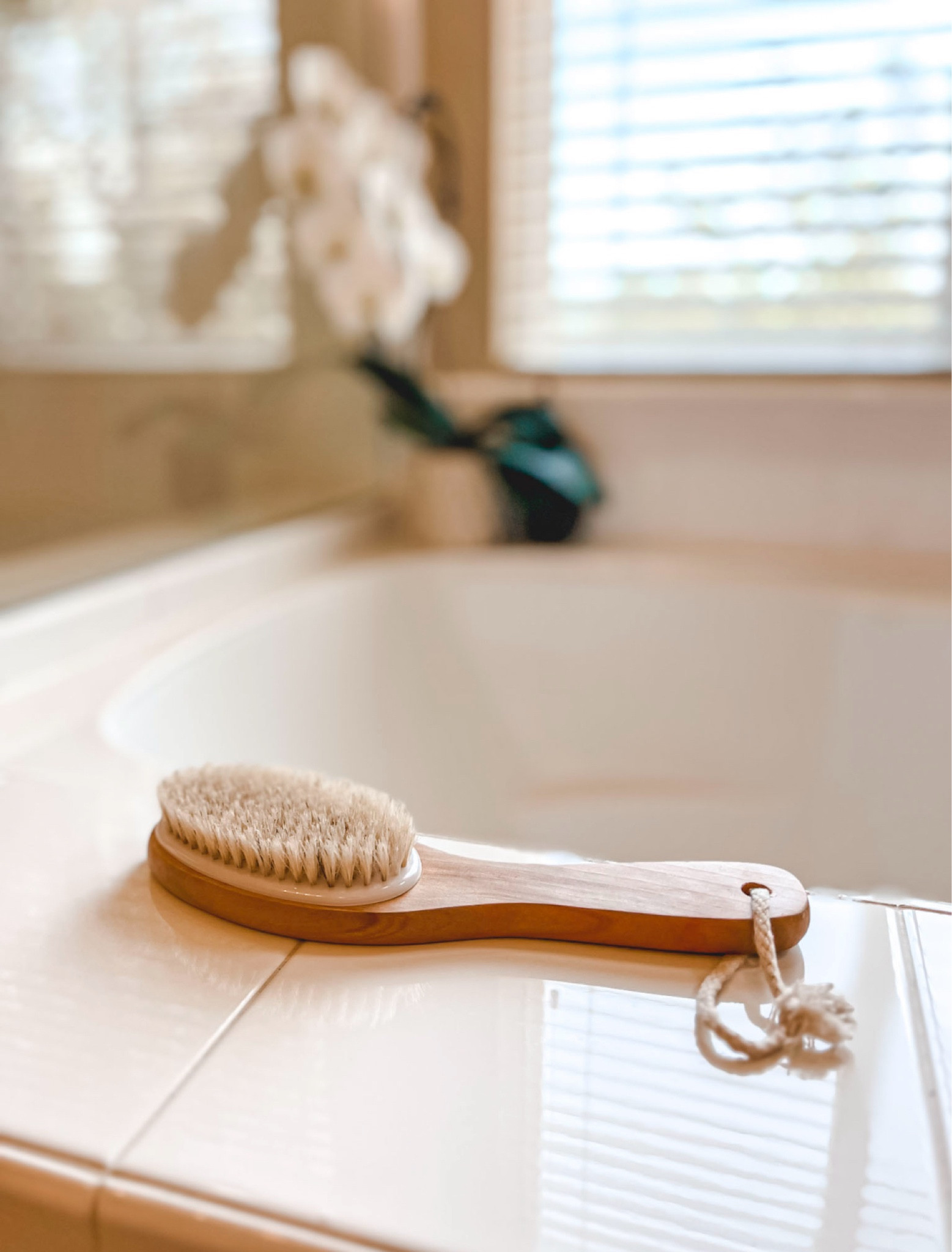 Looking for more energy? ⚡️To support lymphatic drainage, reduce cellulite and more?? 

Add dry brushing into your daily routine! ✨✨It takes 5 mins and can TRANSFORM your day! 

Linking my favorite dry brush that’s also 20% off today below!! 👇 



#LTKhome #LTKfitness #LTKbeauty