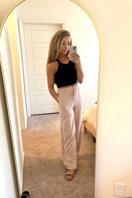 These linen pants from Amazon are so good and only $30! Would size down. Wearing XS.

#LTKworkwear #LTKfitness #LTKbeauty