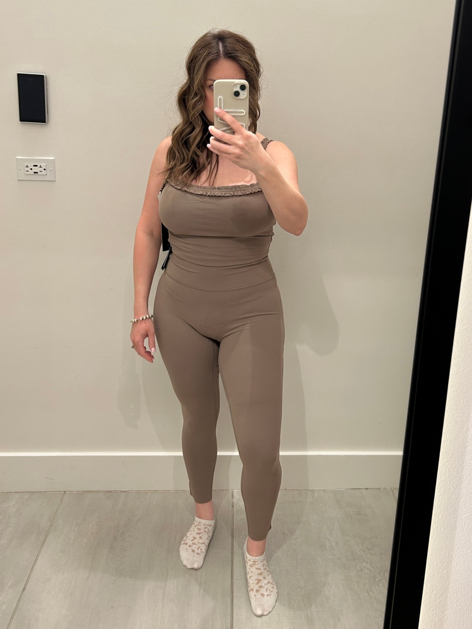 Abercrombie active collection is so luxe and comfy! Love this color!!
Size medium in top
Small in bottom

#LTKfitnessgoals #LTKOver40 #LTKPetite