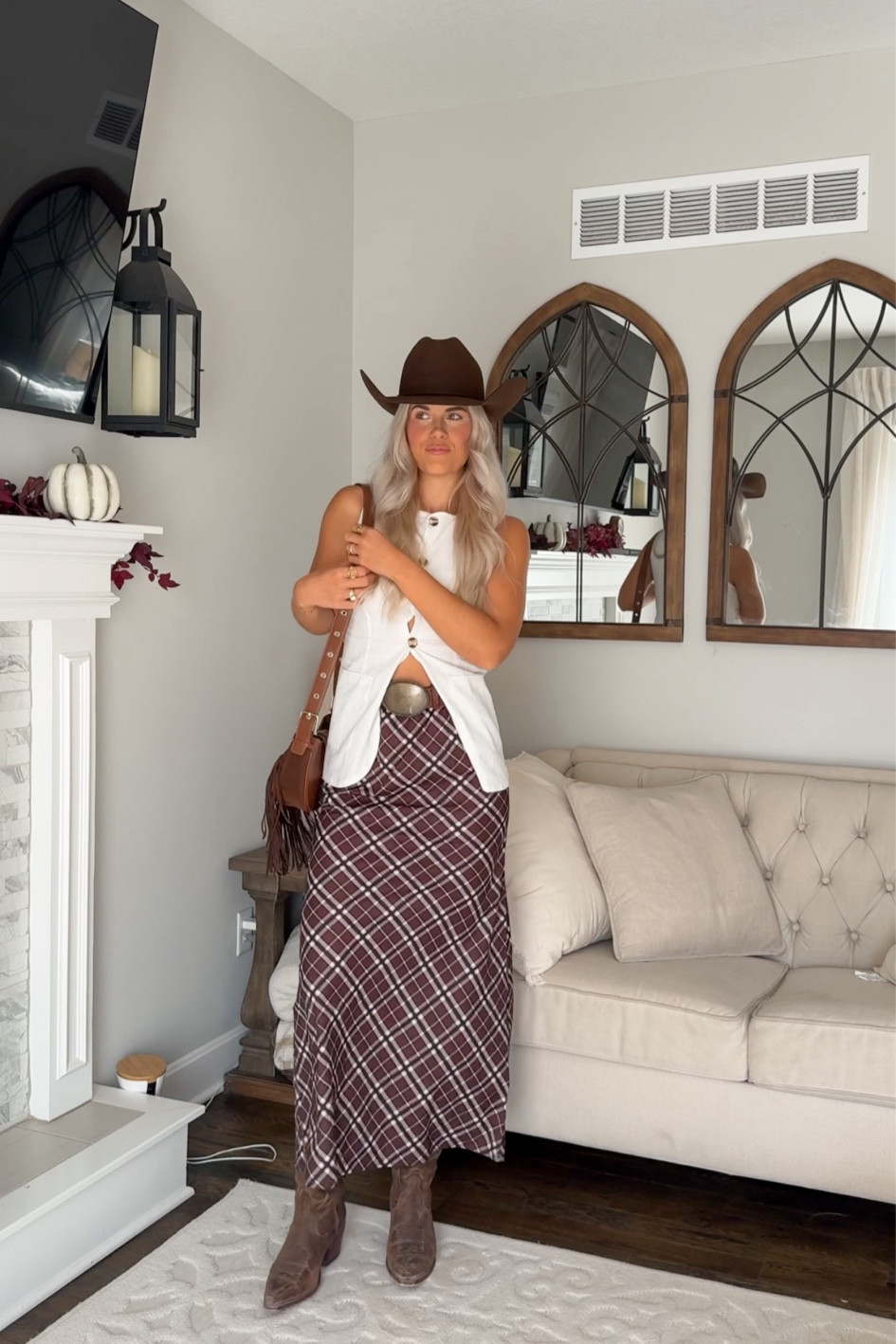 code KIRA20 sitewide for Petal & Pup!!
size up in top (i’m in a small it it runs smallll through the bust)
skirt is super lightweight (material is “swishy”)
size down half size in boots 
cutter crease in hat 

#LTKFindsUnder50 #LTKHoliday #LTKStyleTip