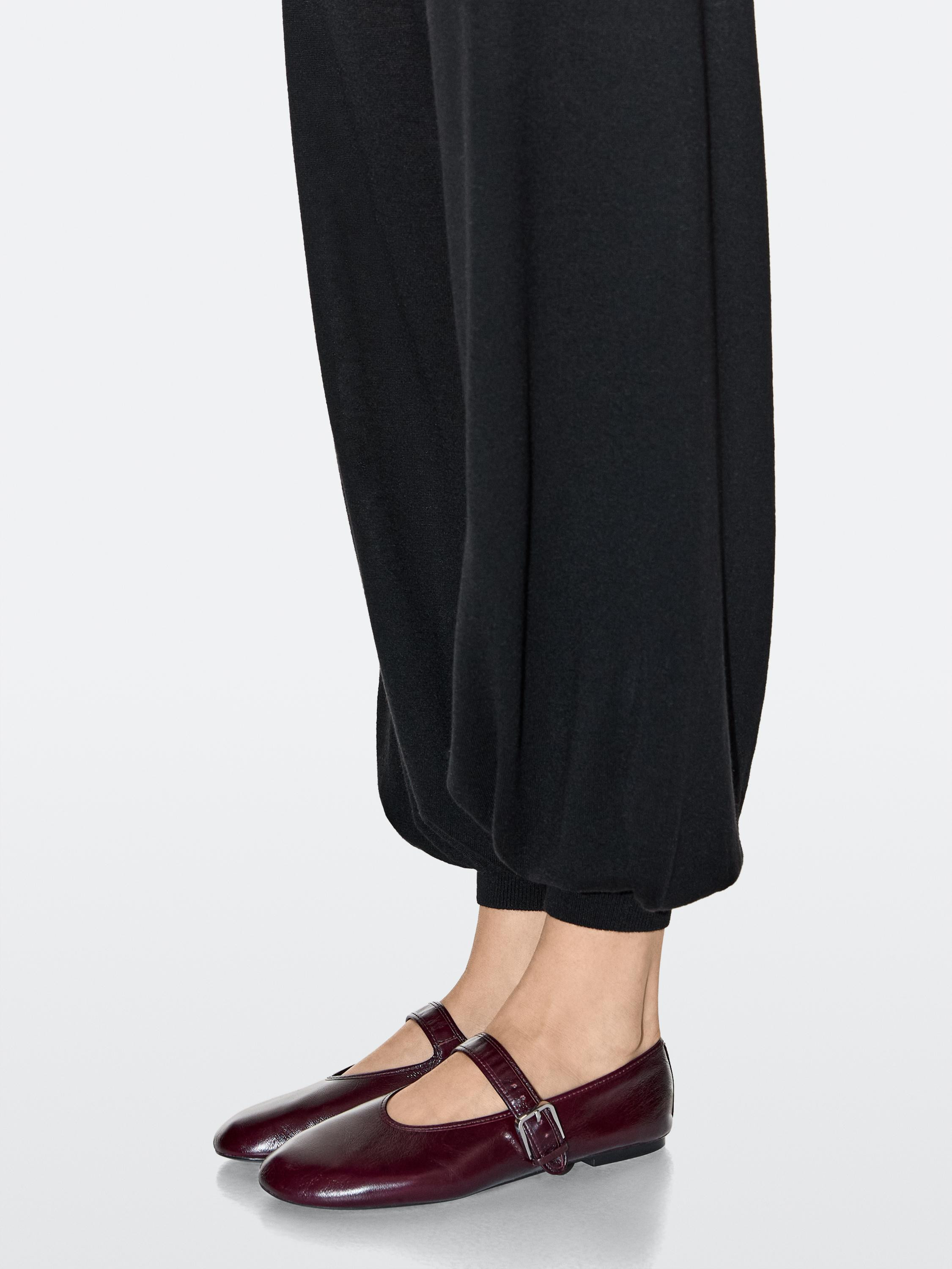 Crackled leather ballet flats | Massimo Dutti UK