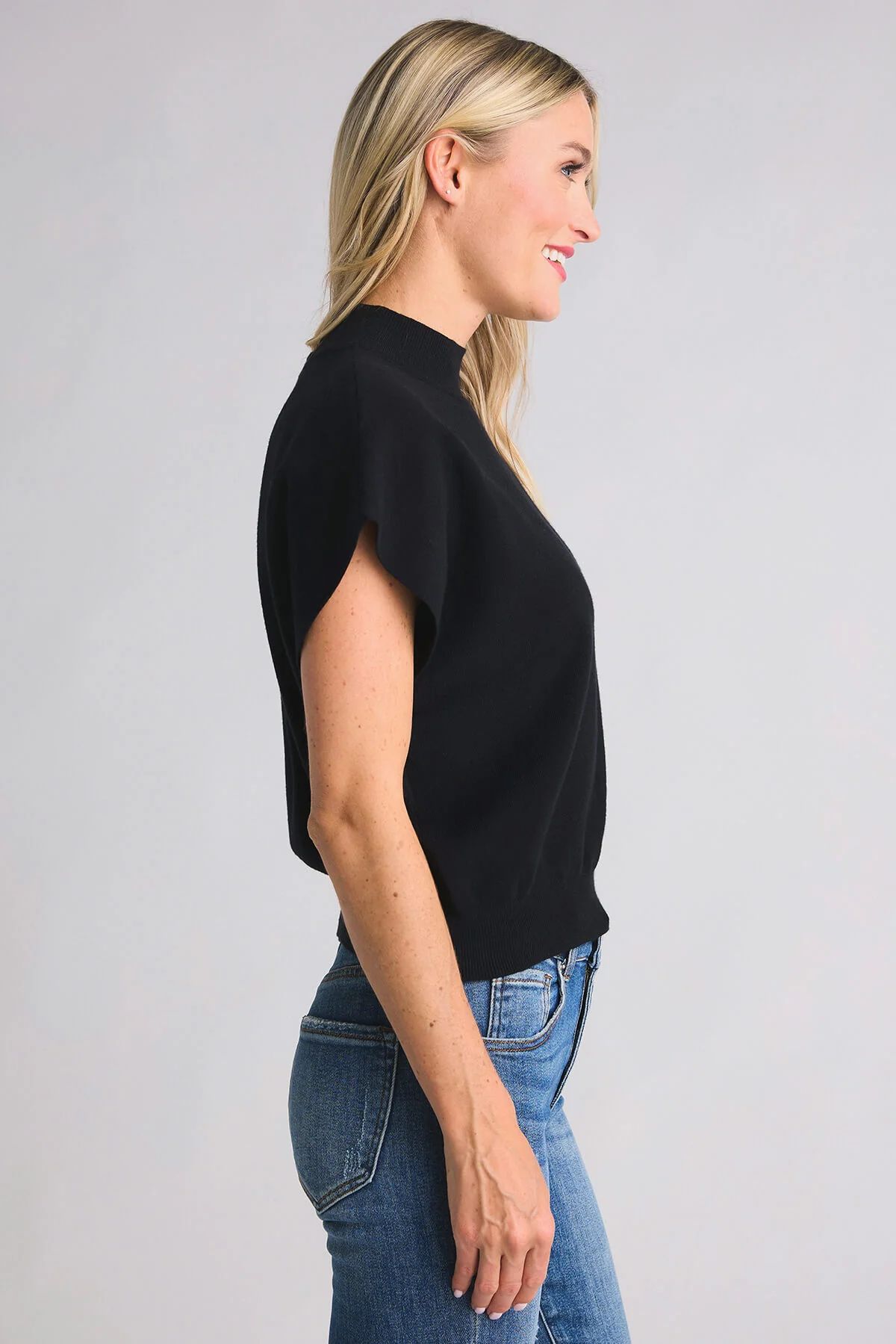 Eesome Mockneck Sleeveless Knit Sweater | Social Threads